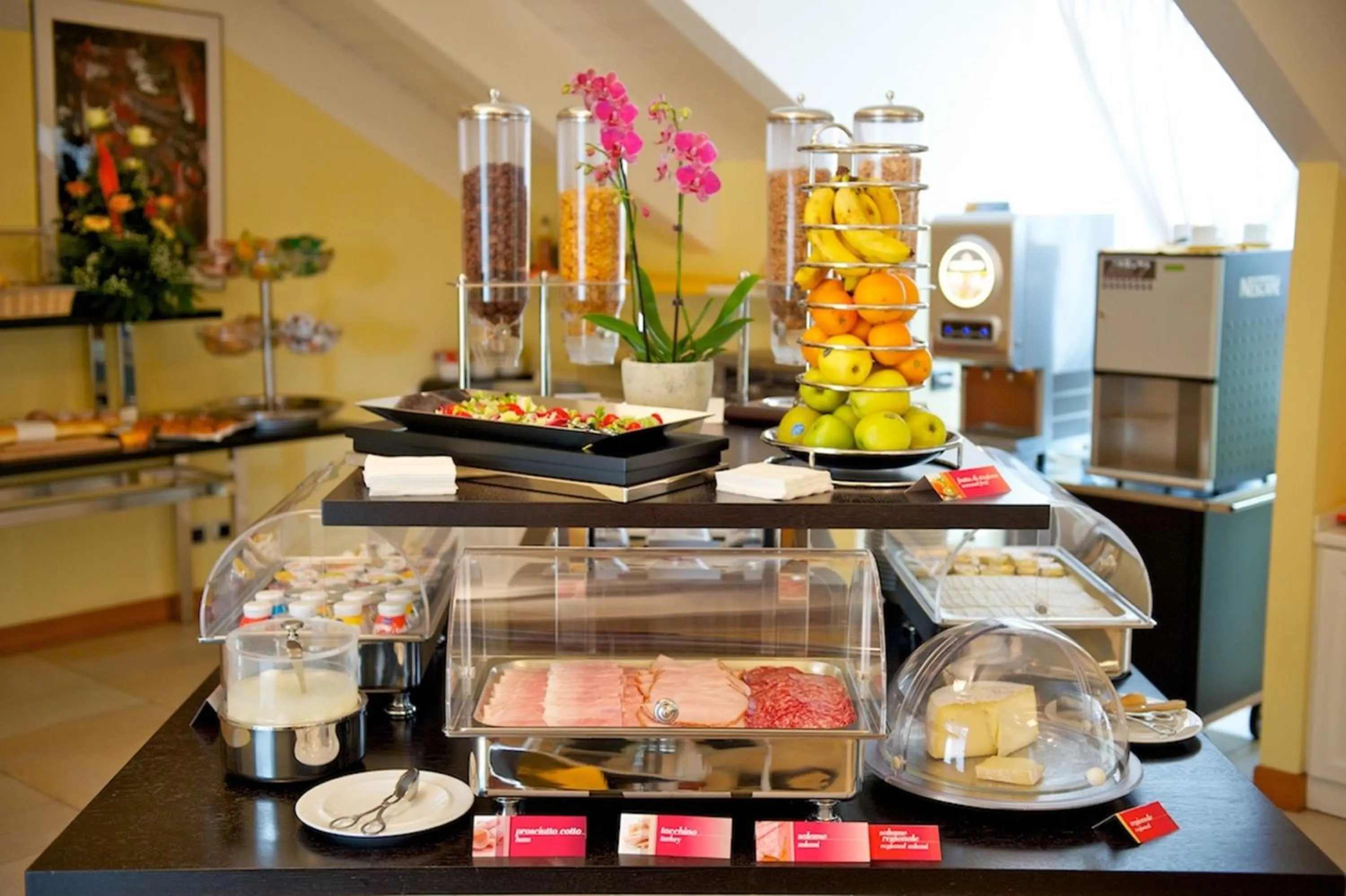 Buffet breakfast in Best Western Crystal Palace Hotel
