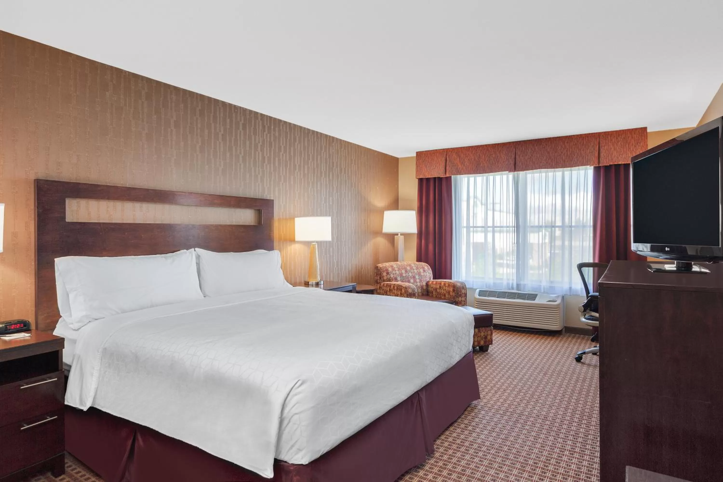 Photo of the whole room, Bed in Holiday Inn Express Hotel & Suites Gillette by IHG