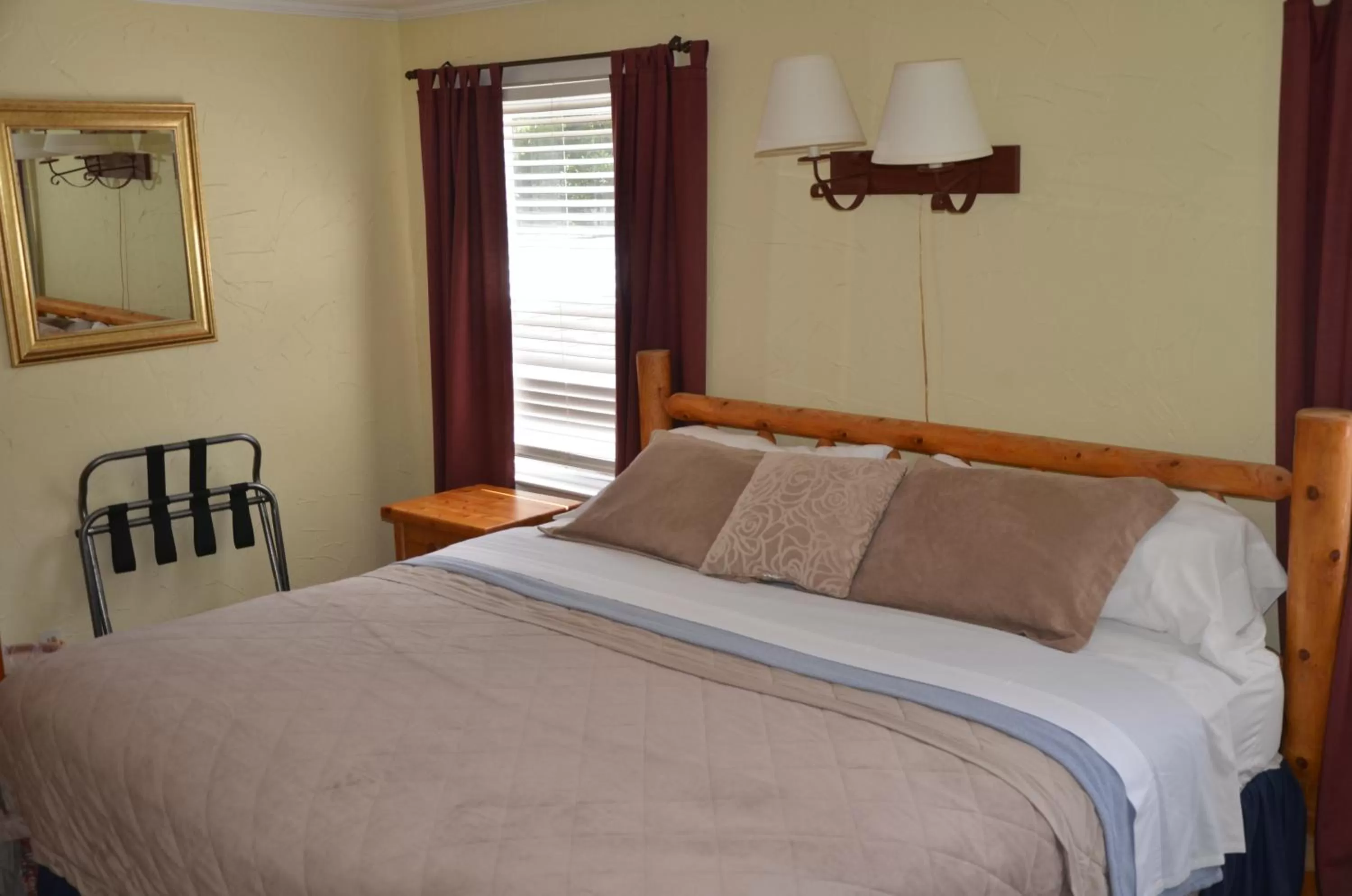 Day, Bed in Cornwall Inn