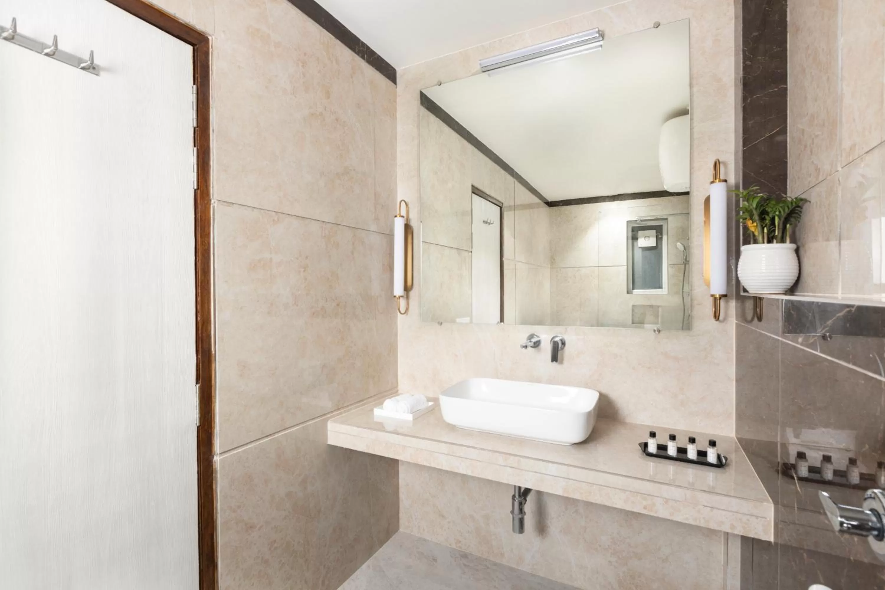 Bathroom in Hotel Star By Star Group- Near Delhi Airport