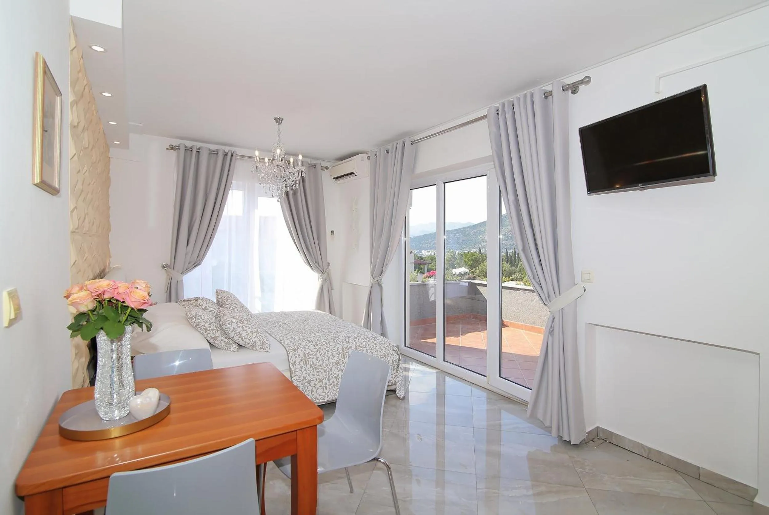 Bedroom in Villa Antea Apartments with Free Parking