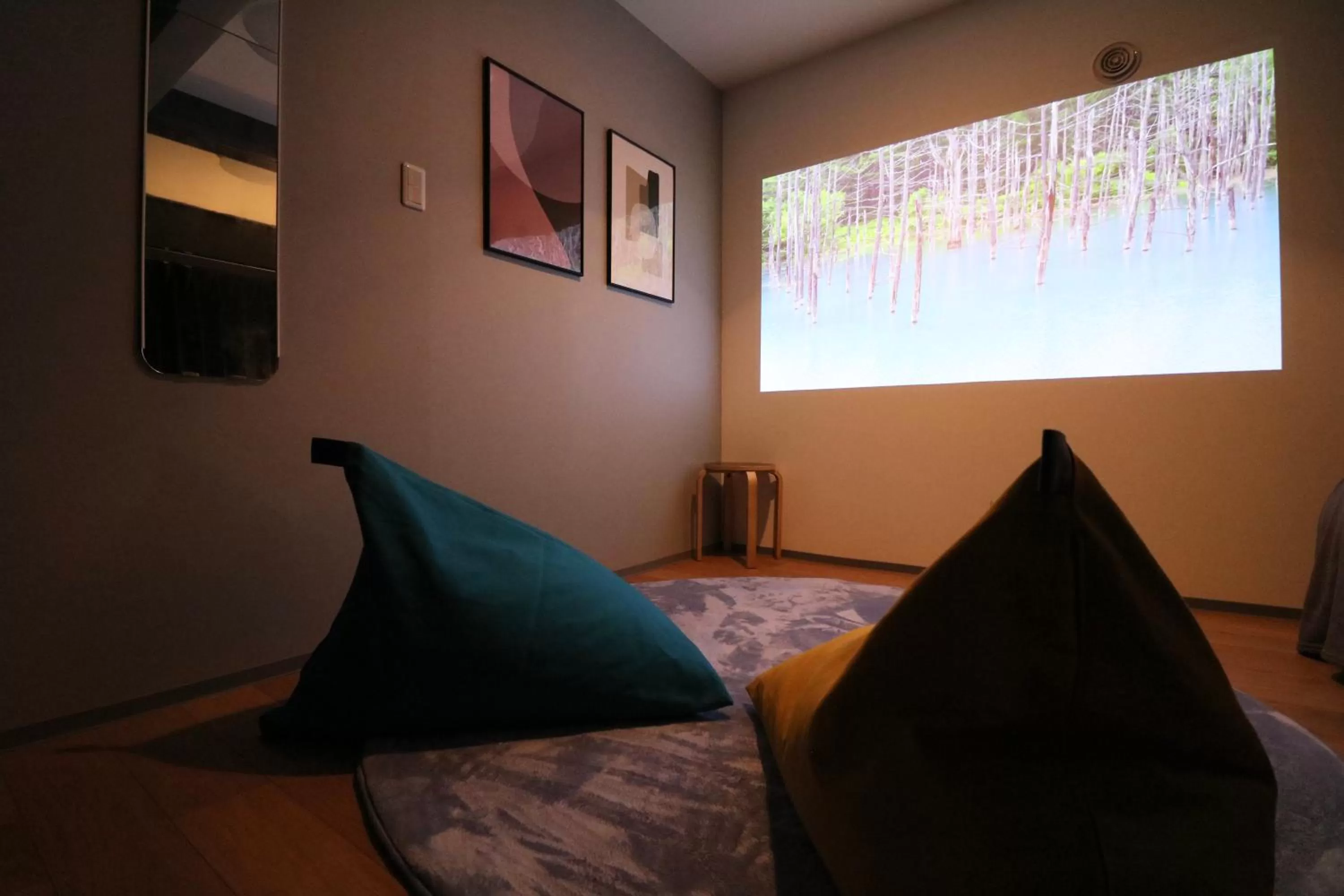 Bed in Glass Shiseikan