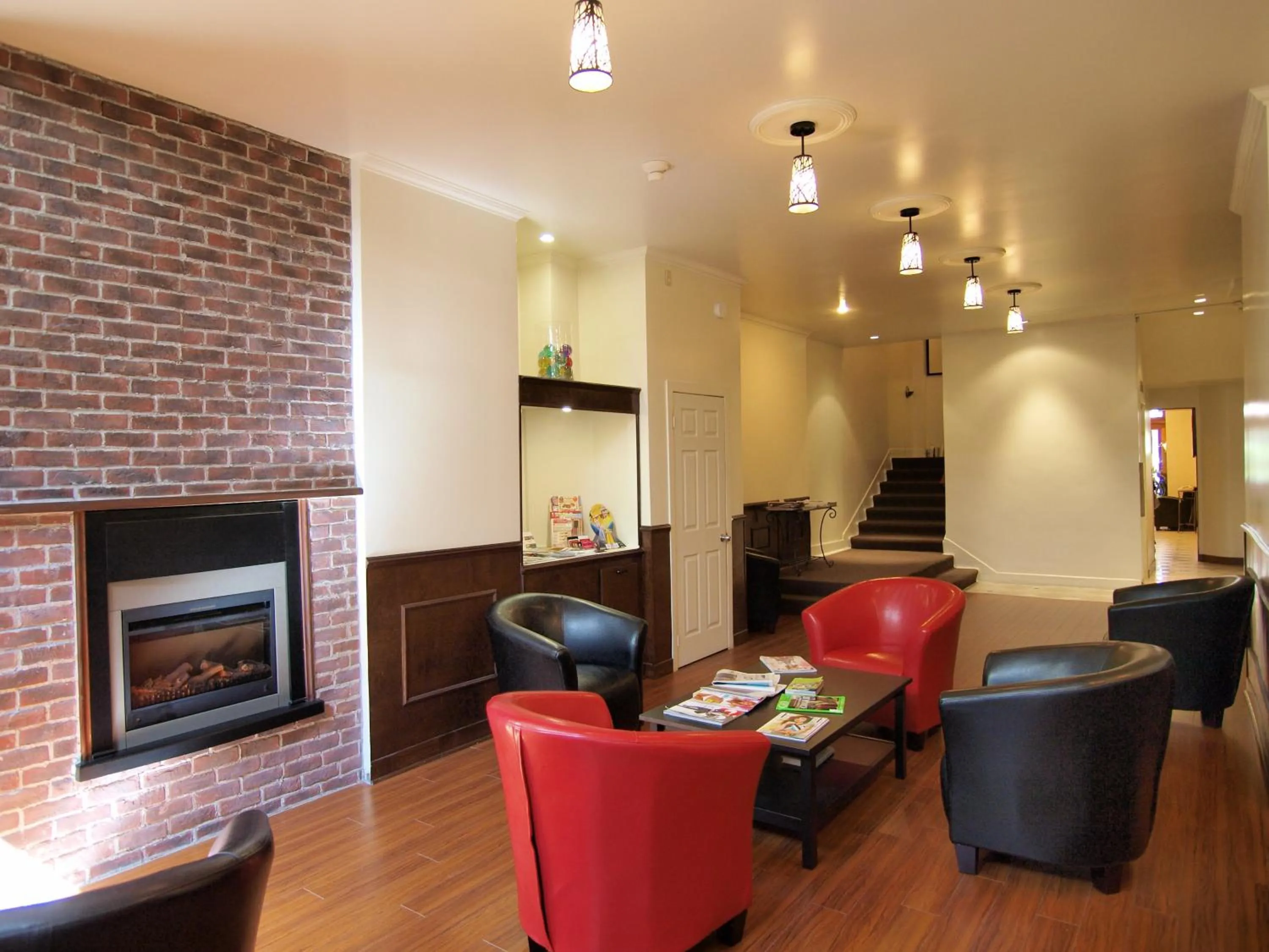 Lobby or reception in Hotel St-Denis