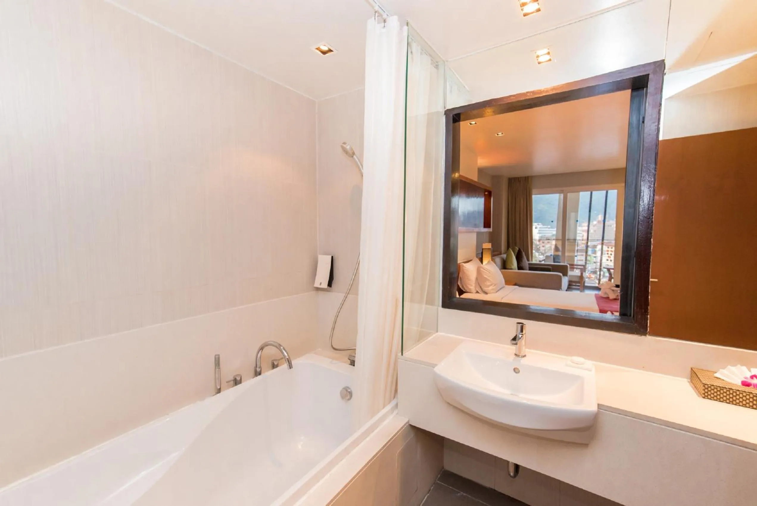 Bathroom in ASHLEE Hub Hotel Patong