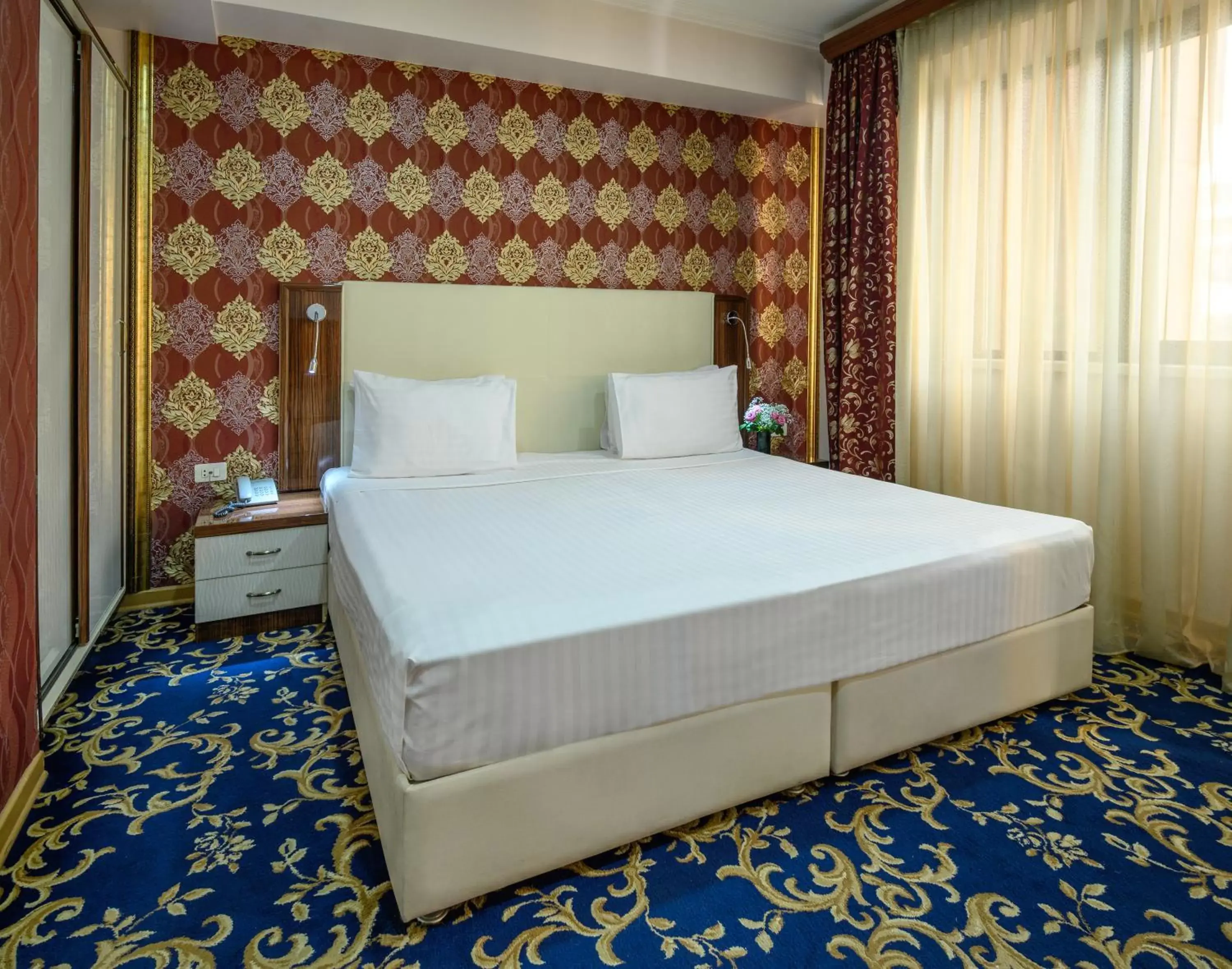 Executive Suite in Royal Plaza by Stellar Hotels, Yerevan Executive Suite in Royal Plaza by Stellar Hotels, Yerevan