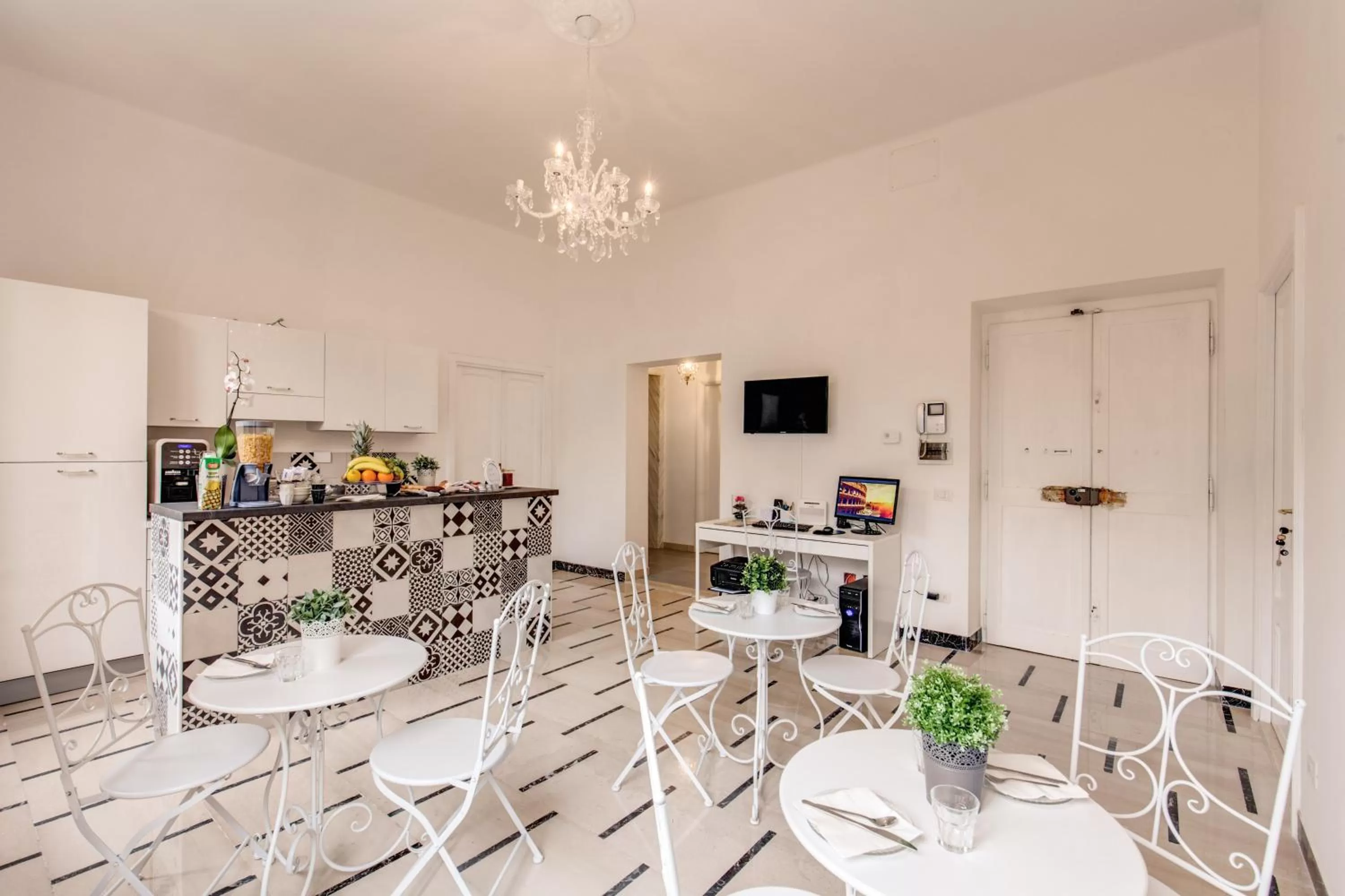 Restaurant/places to eat in Relais La Torretta