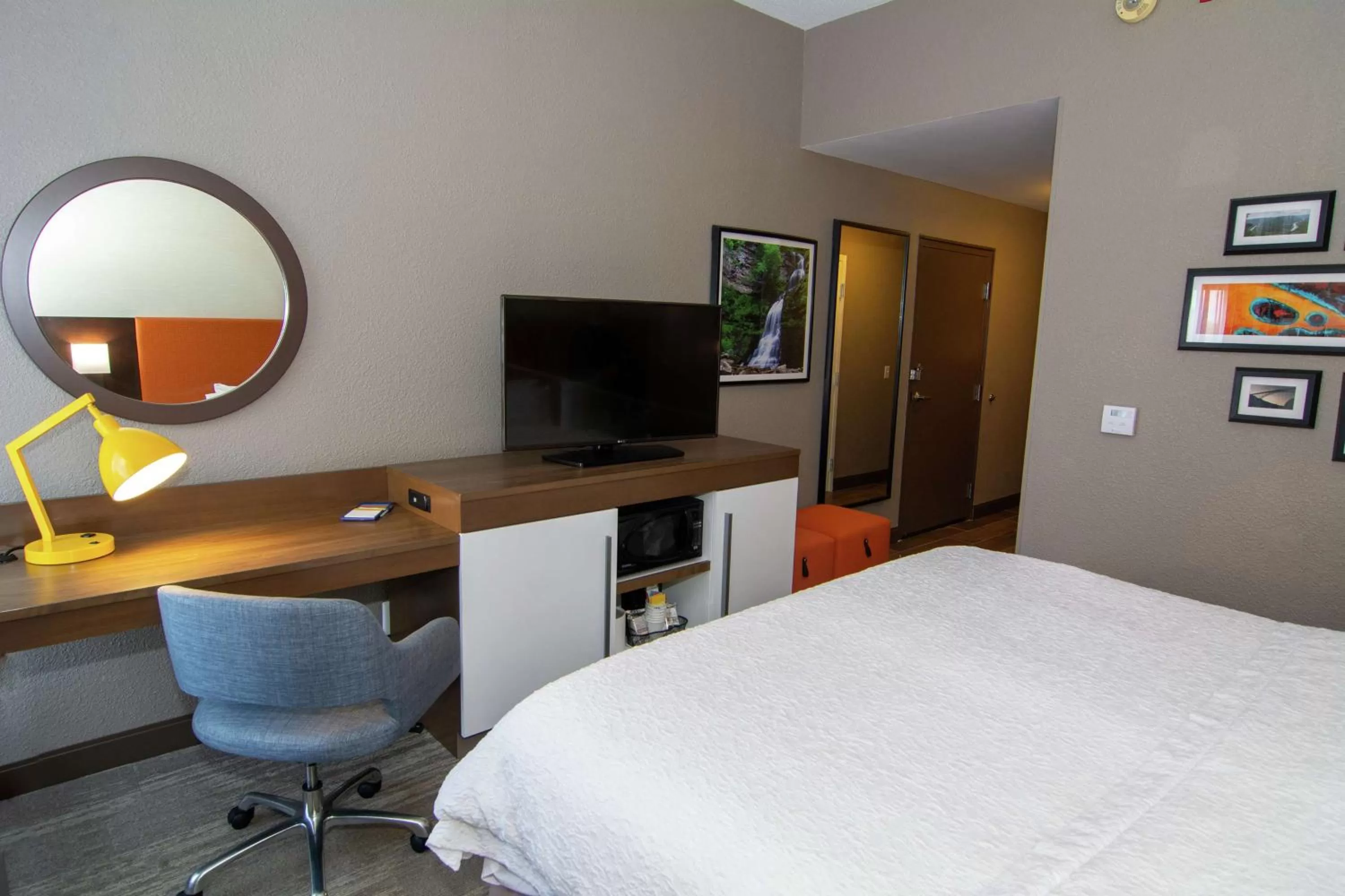 Bed in Hampton Inn Summersville