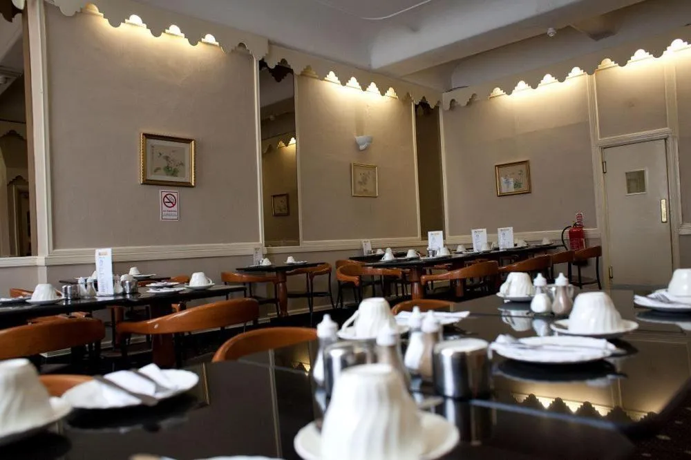 Restaurant/places to eat in Rose Court Hotel