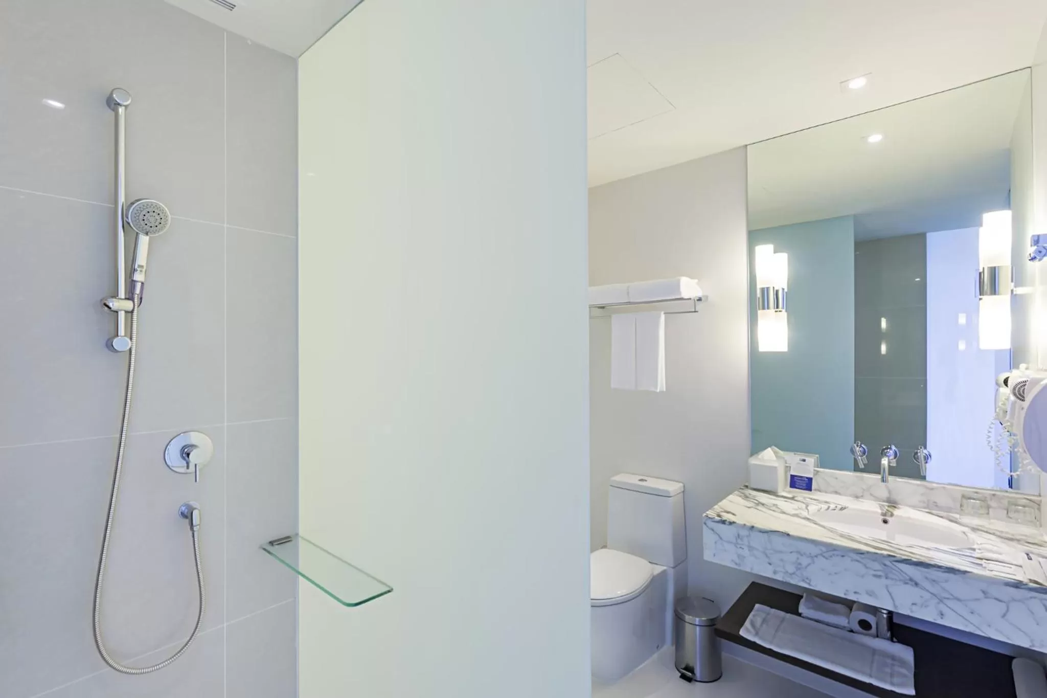 Bathroom in Holiday Inn Express Bangkok Siam by IHG