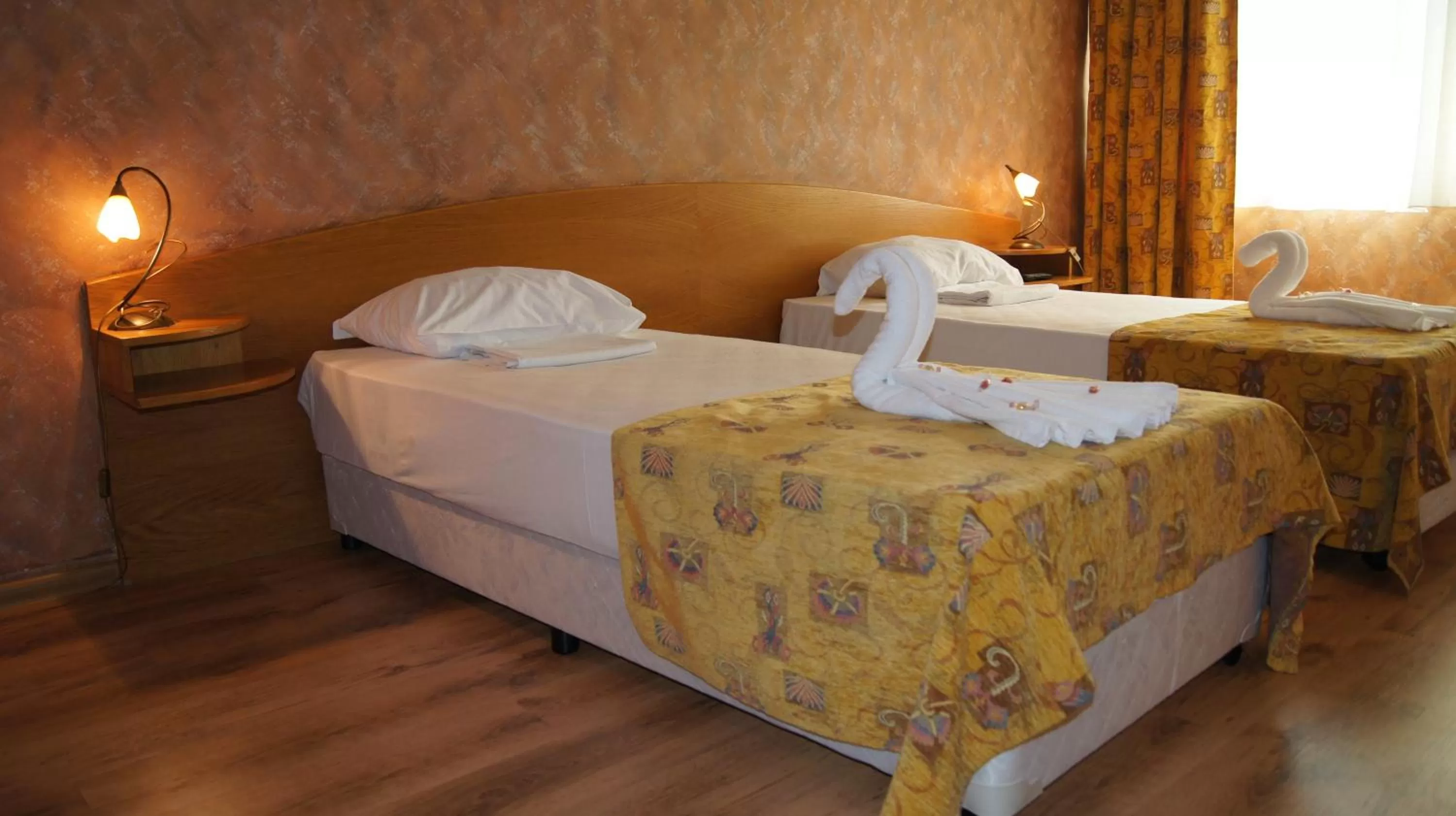 Bed in Hotel Akord - Free Parking & Metro Access