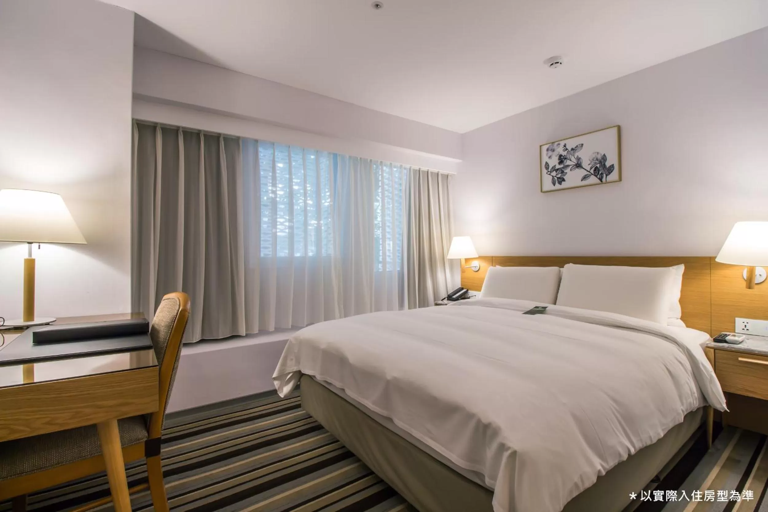 Photo of the whole room, Bed in The Carlton Taichung