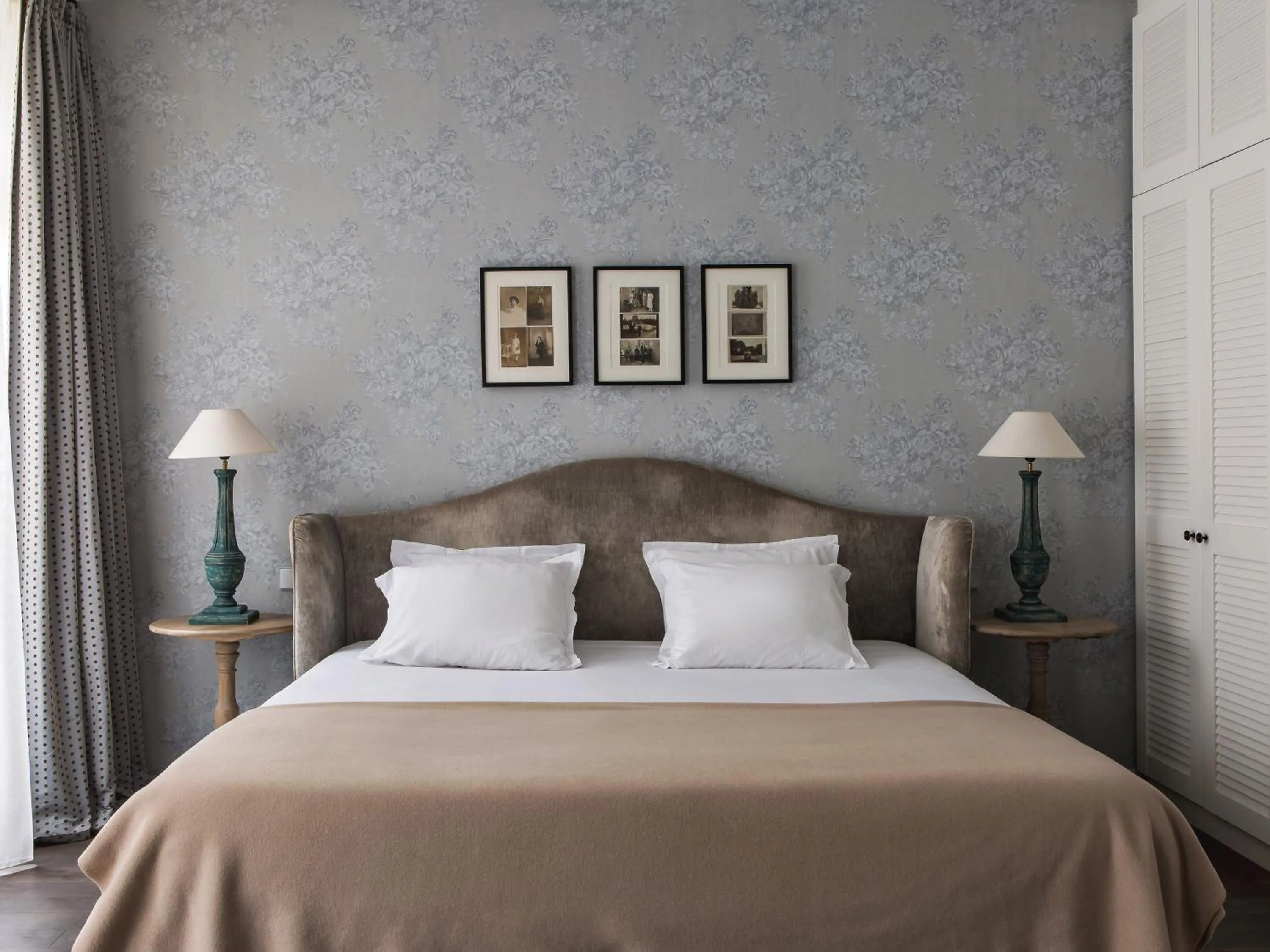 Bedroom, Bed in New Hotel Roblin