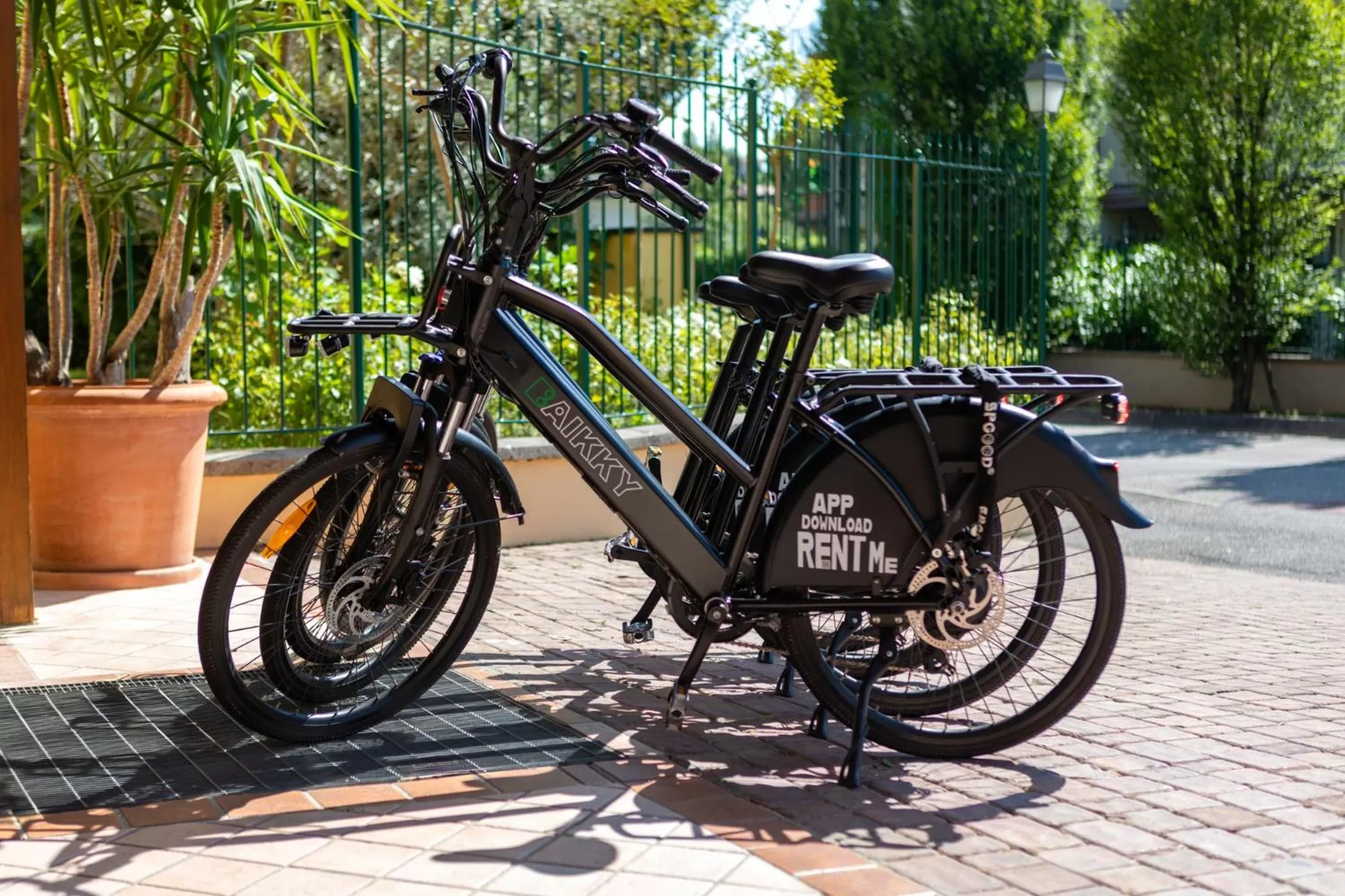 Cycling in Le Terrazze sul Lago Hotel & Residence