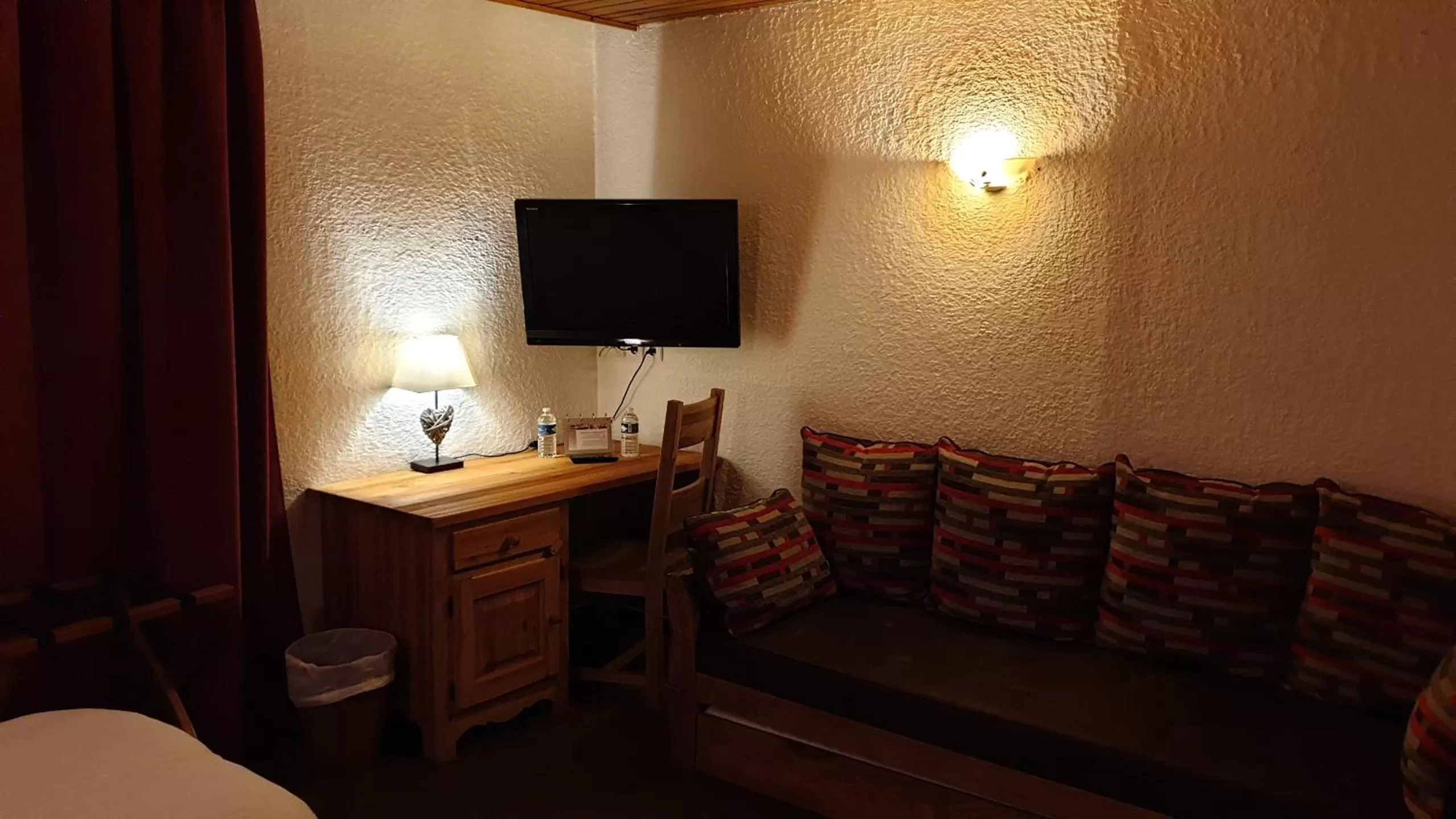 Photo of the whole room in Auberge de Savoie