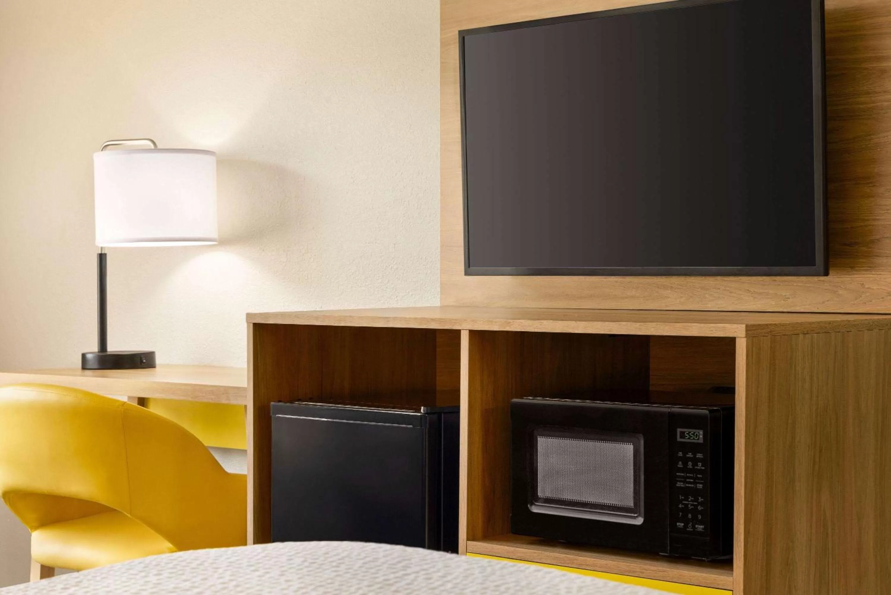 Photo of the whole room in Days Inn by Wyndham McComb MS