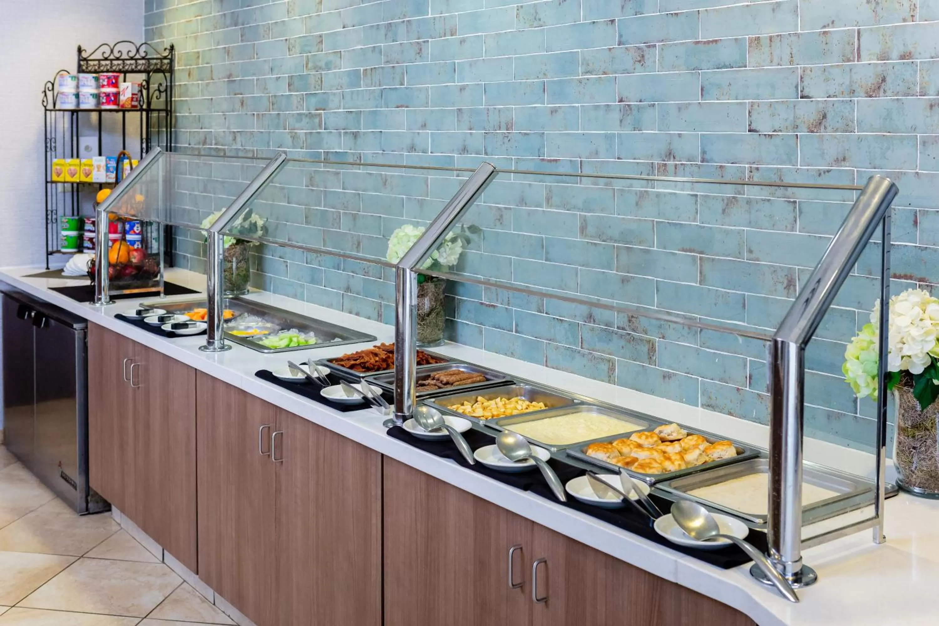 Restaurant/places to eat in Holiday Inn Statesboro-University Area by IHG