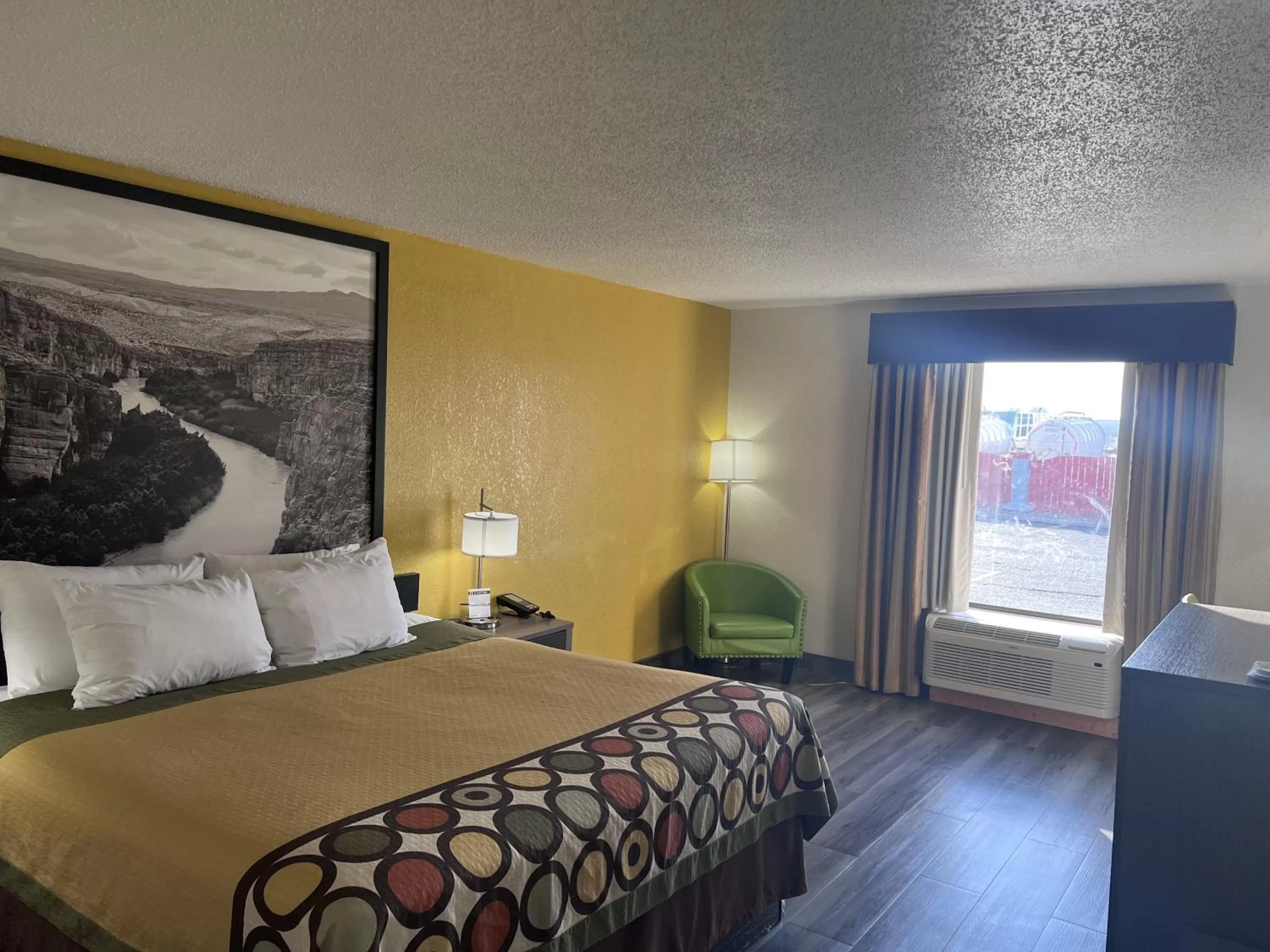 Photo of the whole room, Bed in Super 8 by Wyndham Ft Stockton