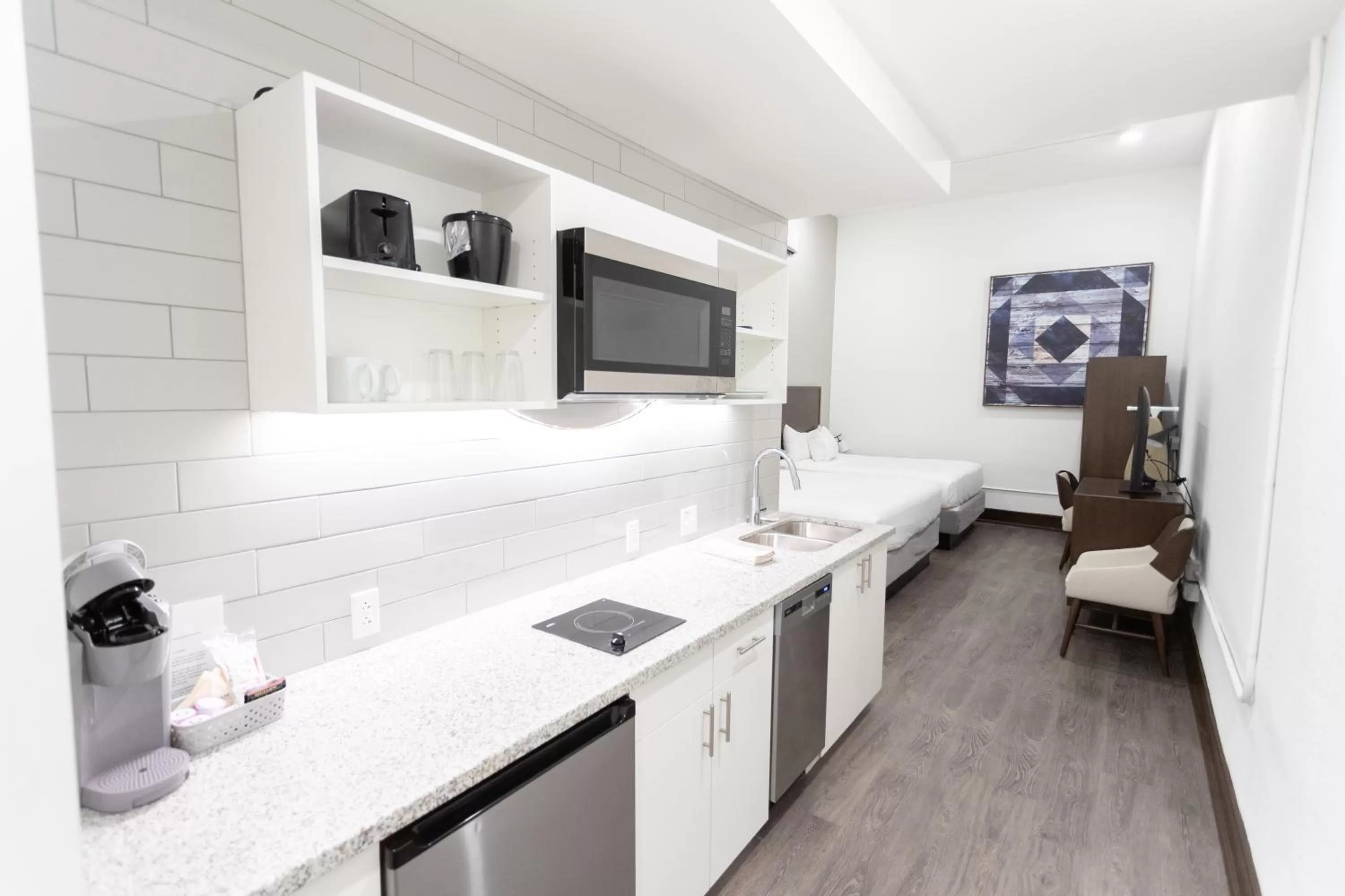 Kitchen or kitchenette in Leavenworth Local Hotel