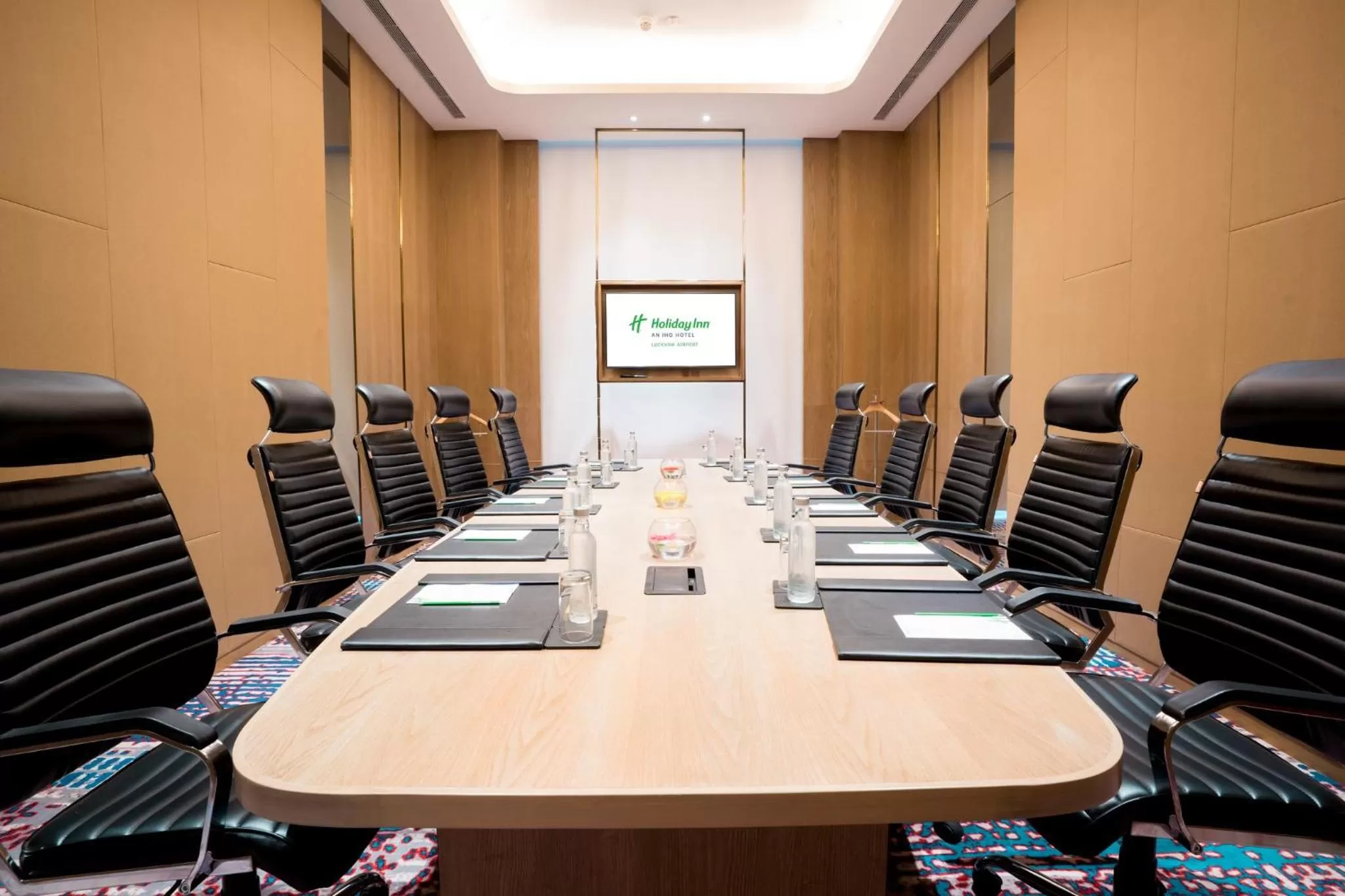 Meeting/conference room in Holiday Inn Lucknow Airport by IHG