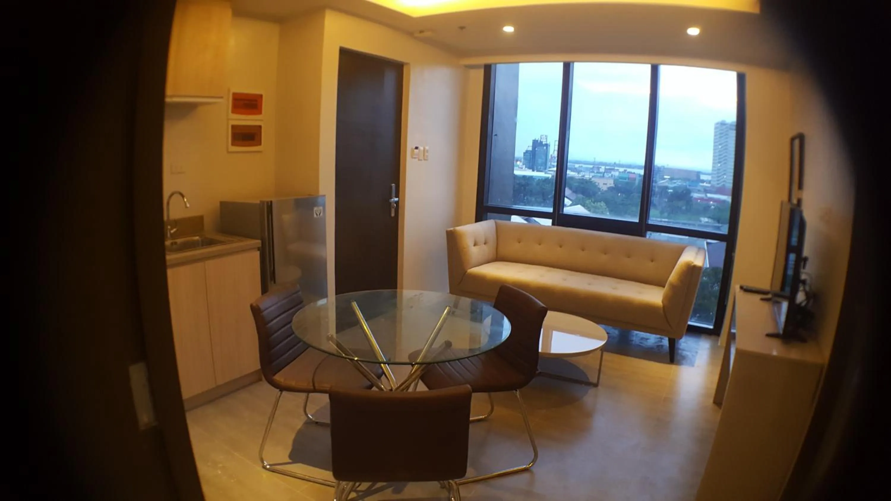 Living room in Mabolo Royal Hotel