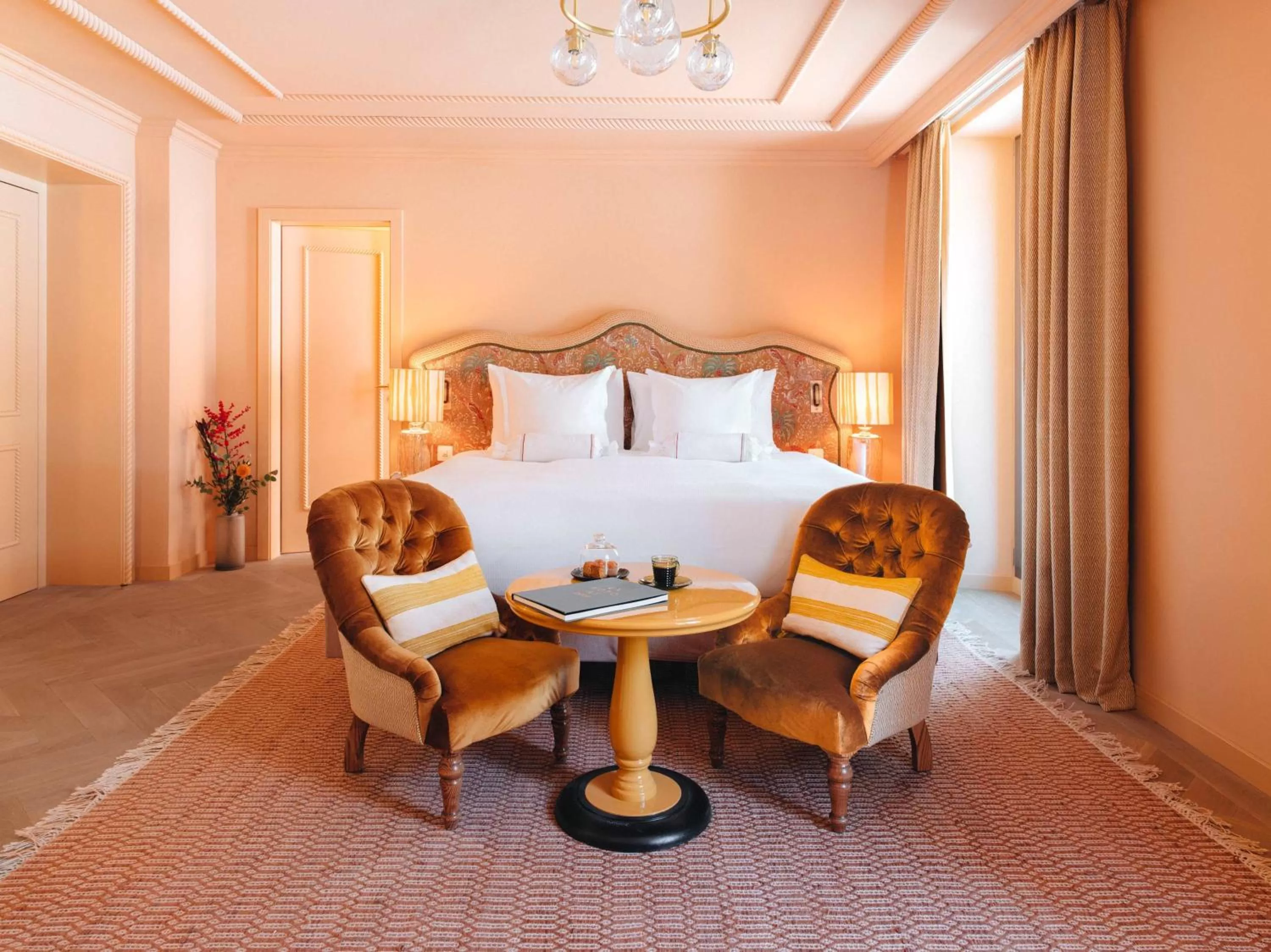 Photo of the whole room, Bed in BEAUSiTE Zermatt