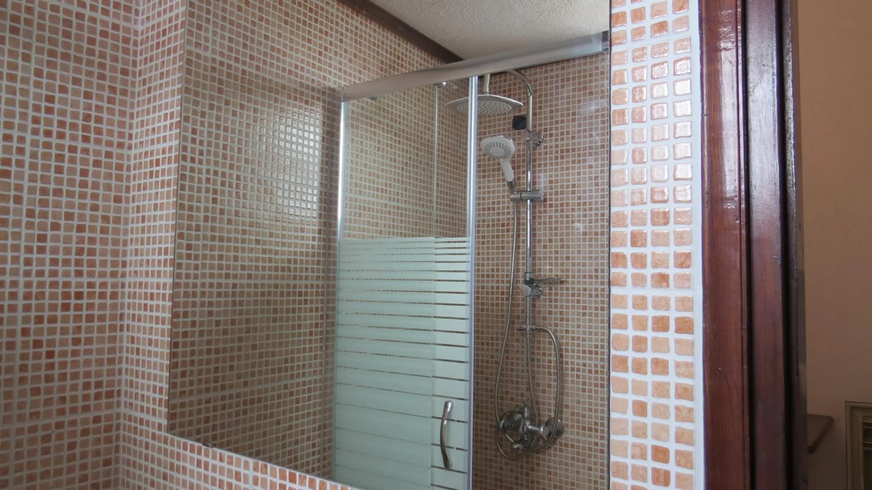 Shower in Villa Medusa