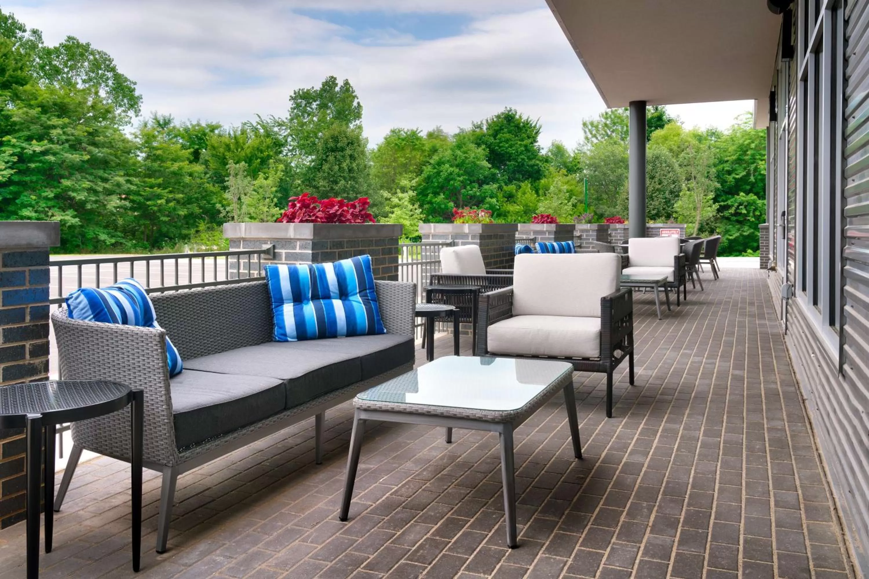 Patio in Hyatt Place Fayetteville/Springdale