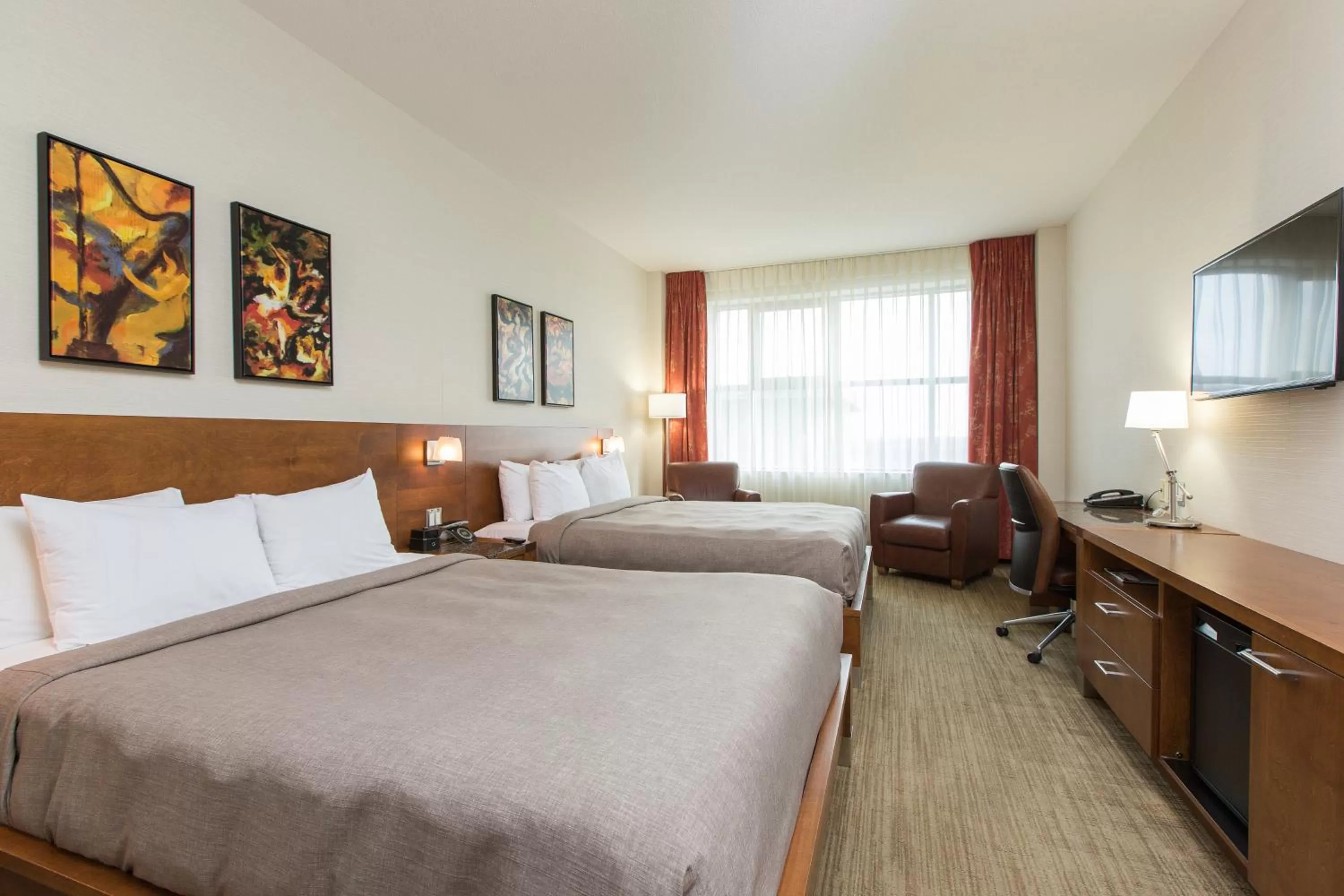 Photo of the whole room, Bed in Hotel Chateau Laurier Québec