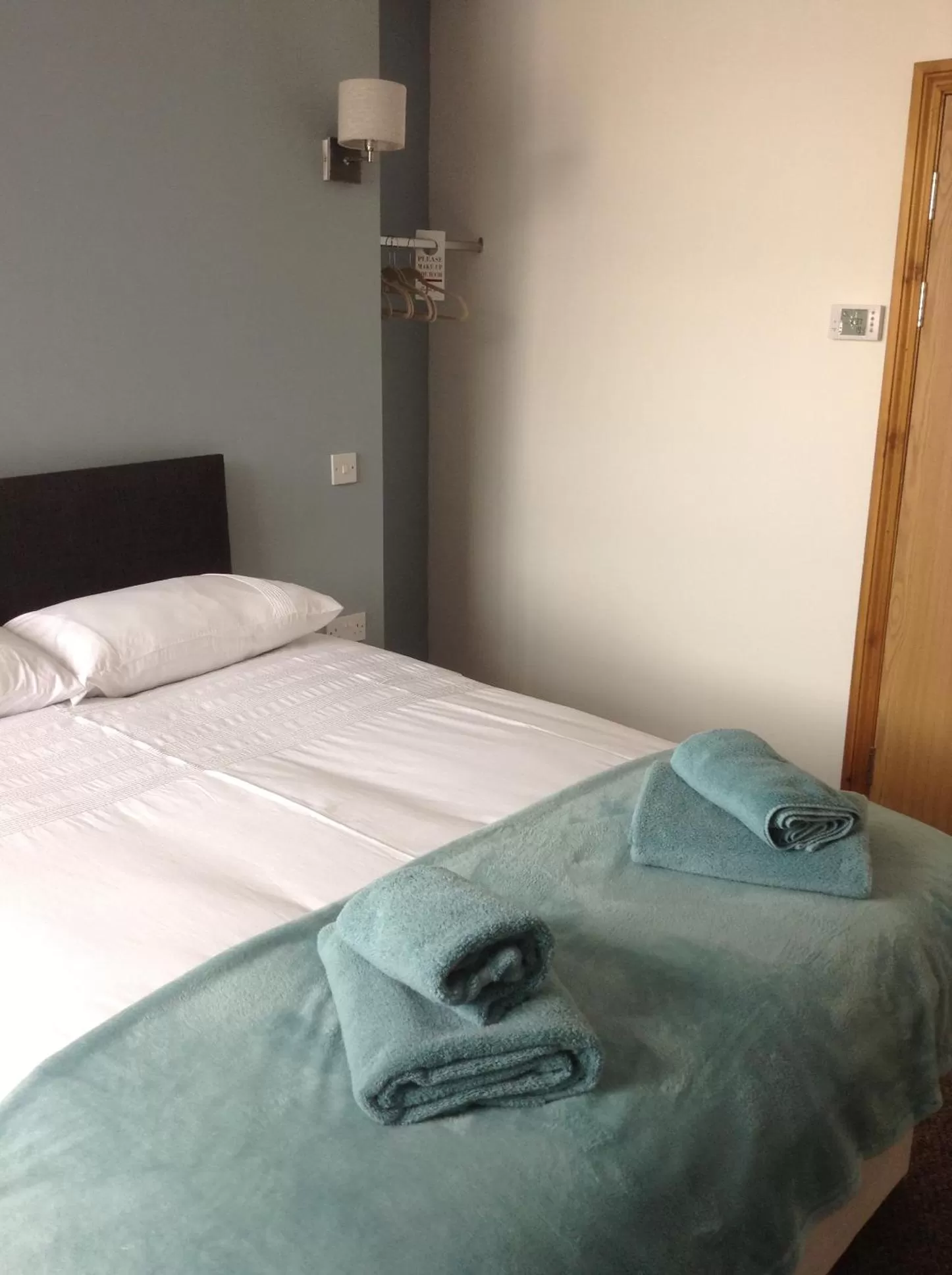 Bed in The Bear On The Square