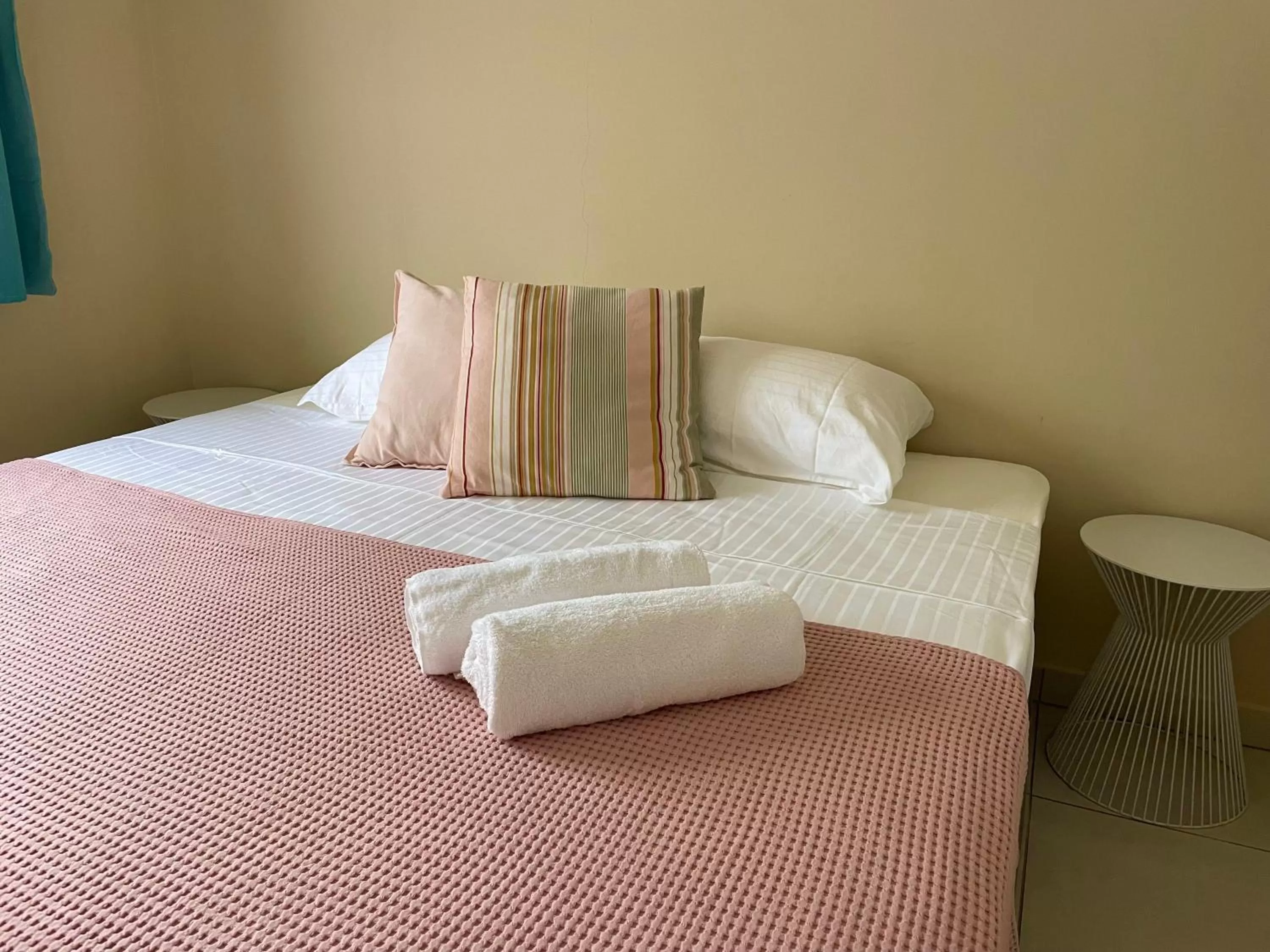 Bedroom, Bed in Montana Eco Resort