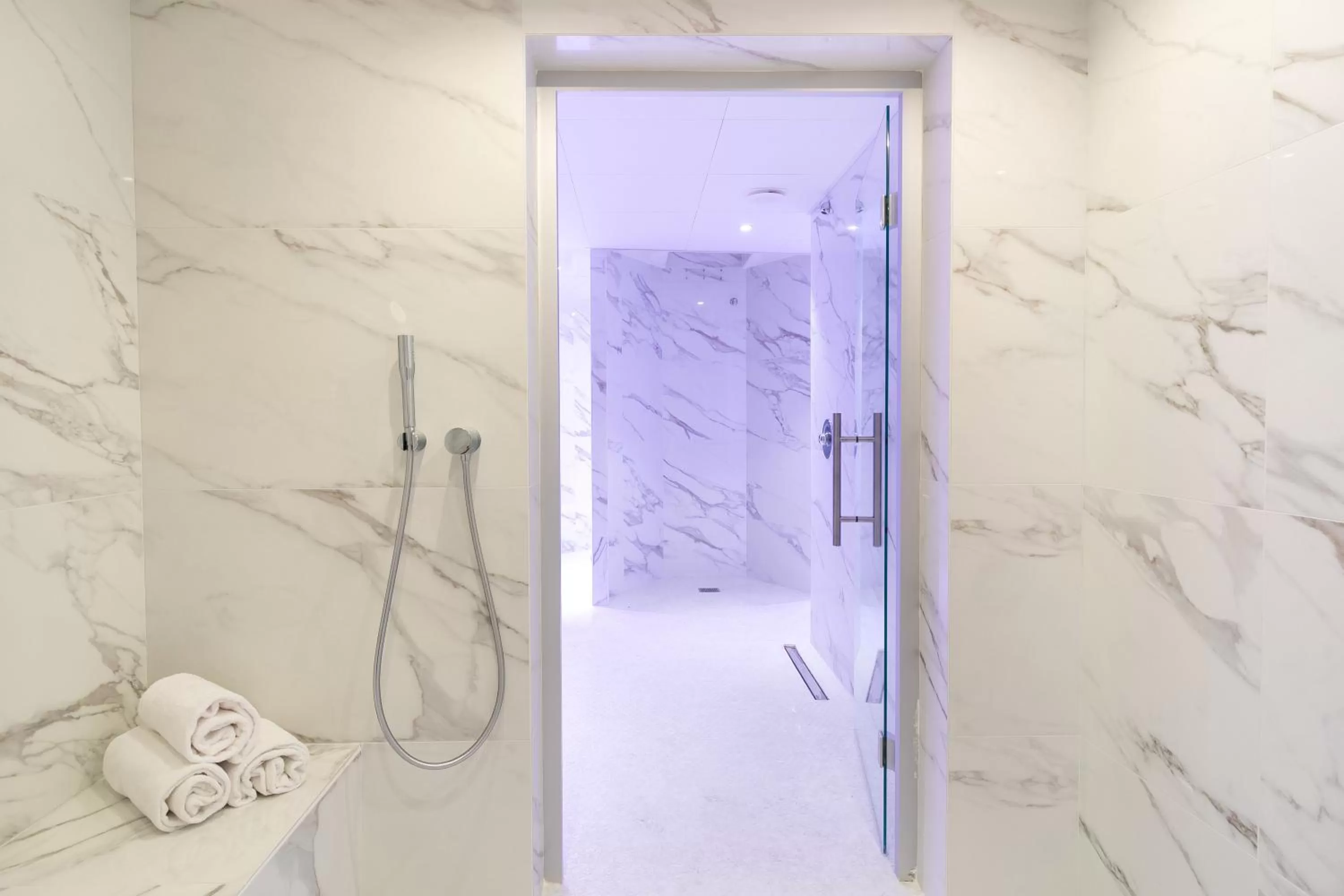 Steam room in 7Hotel&Spa