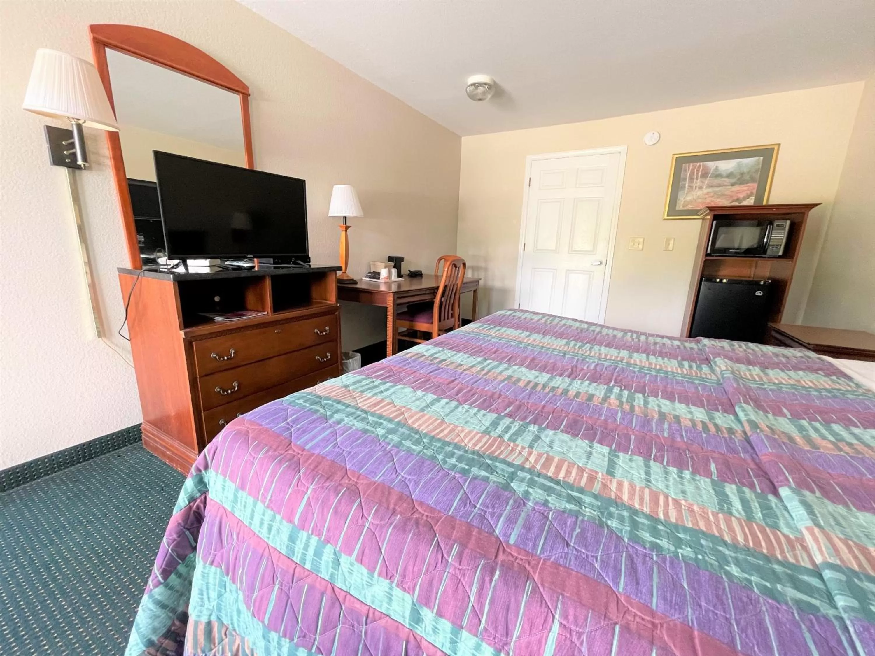 Bedroom, Bed in Rodeway Inn Sandersville