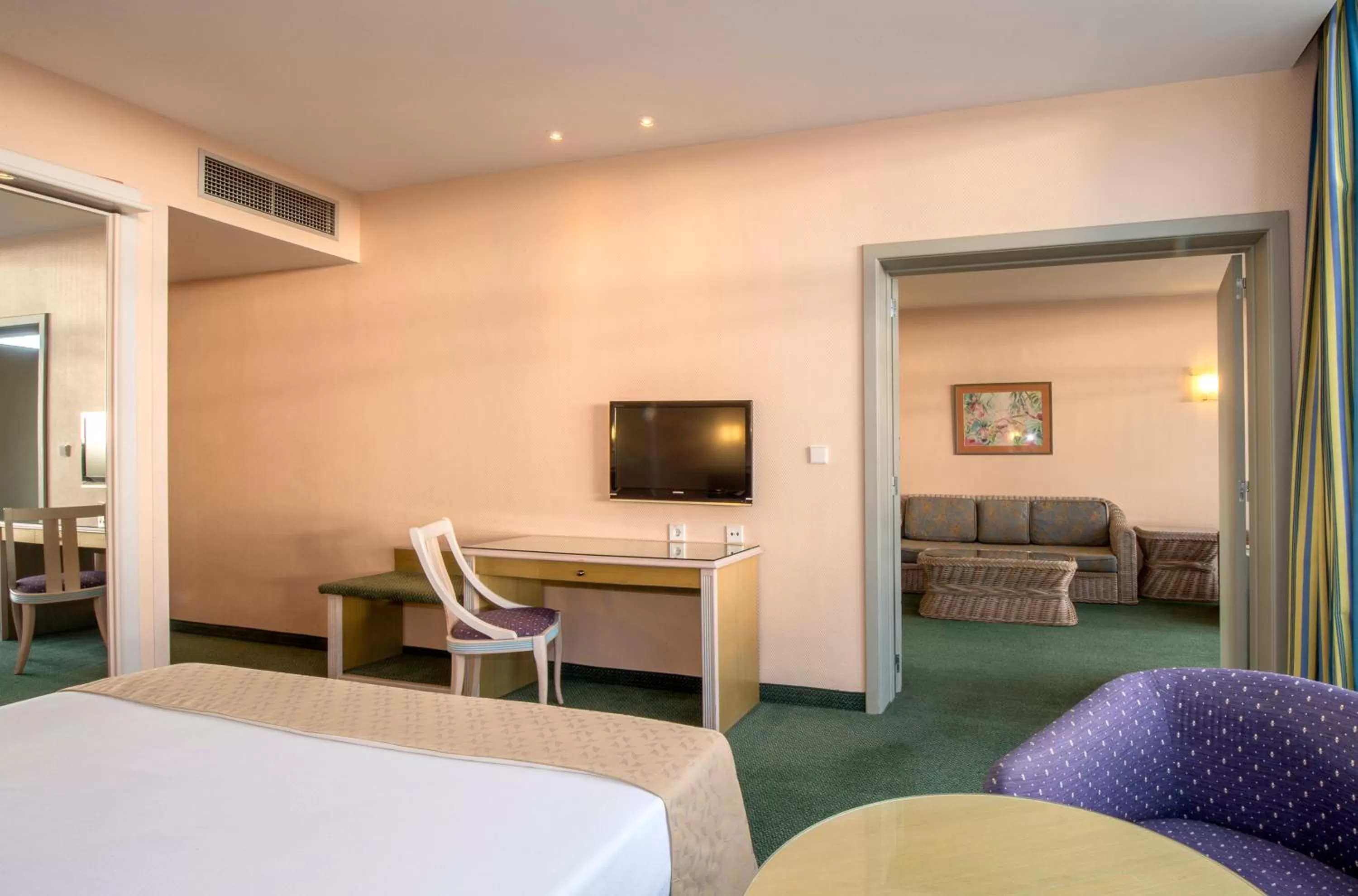 Photo of the whole room, Bed in Beatriz Costa & Spa