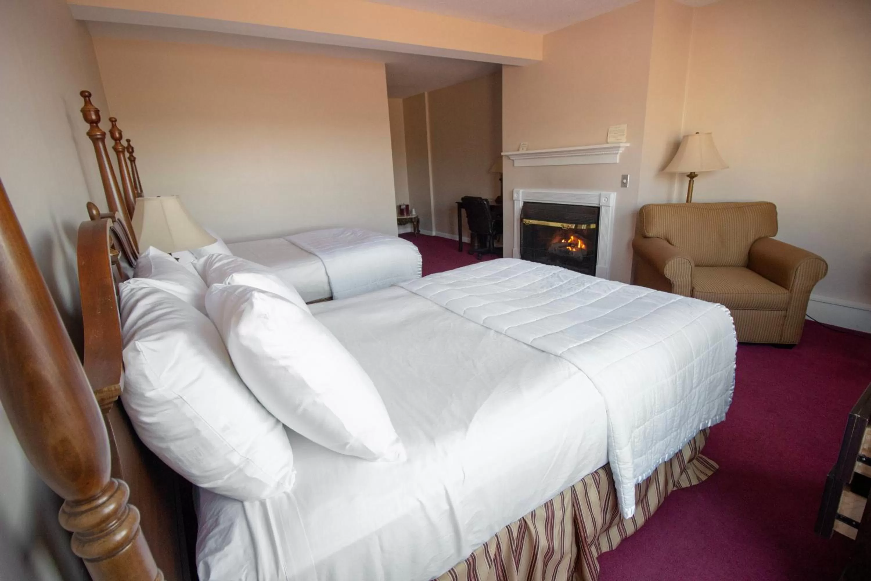 Bed in The Lucerne Inn