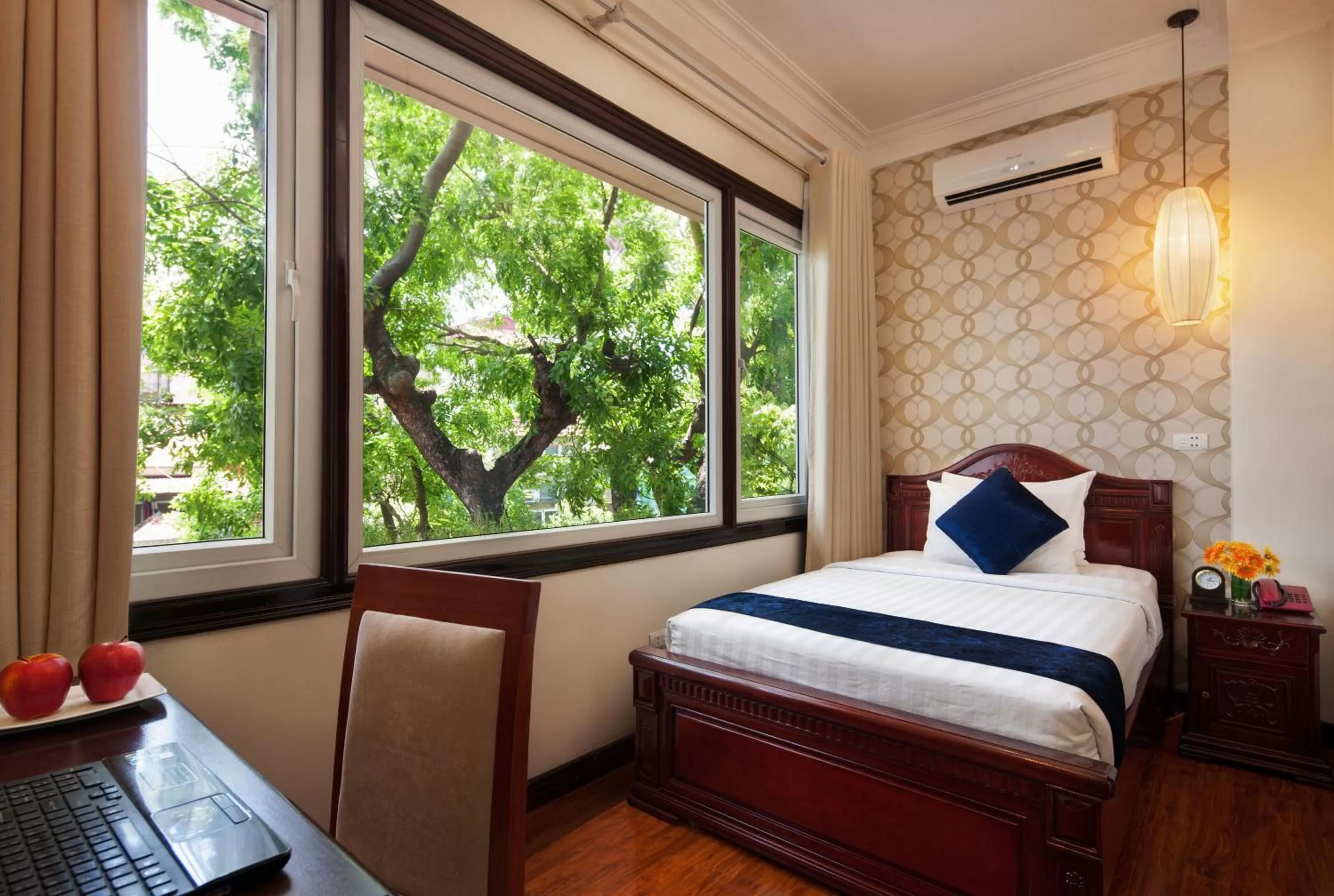 Standard Single Room in Hanoi Golden Moon Hotel & Travel