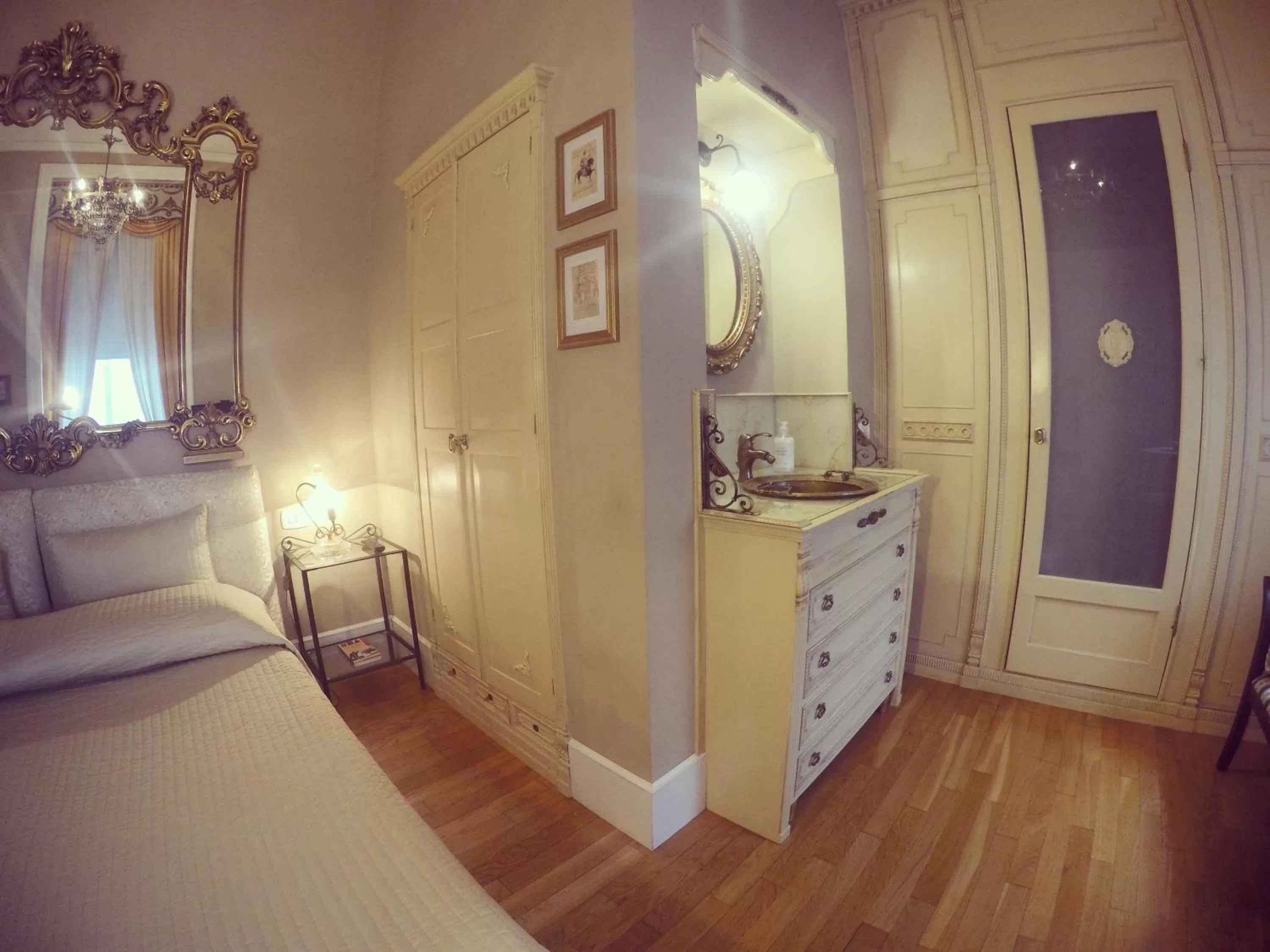 Bedroom, Bed in Monfort Club B&B