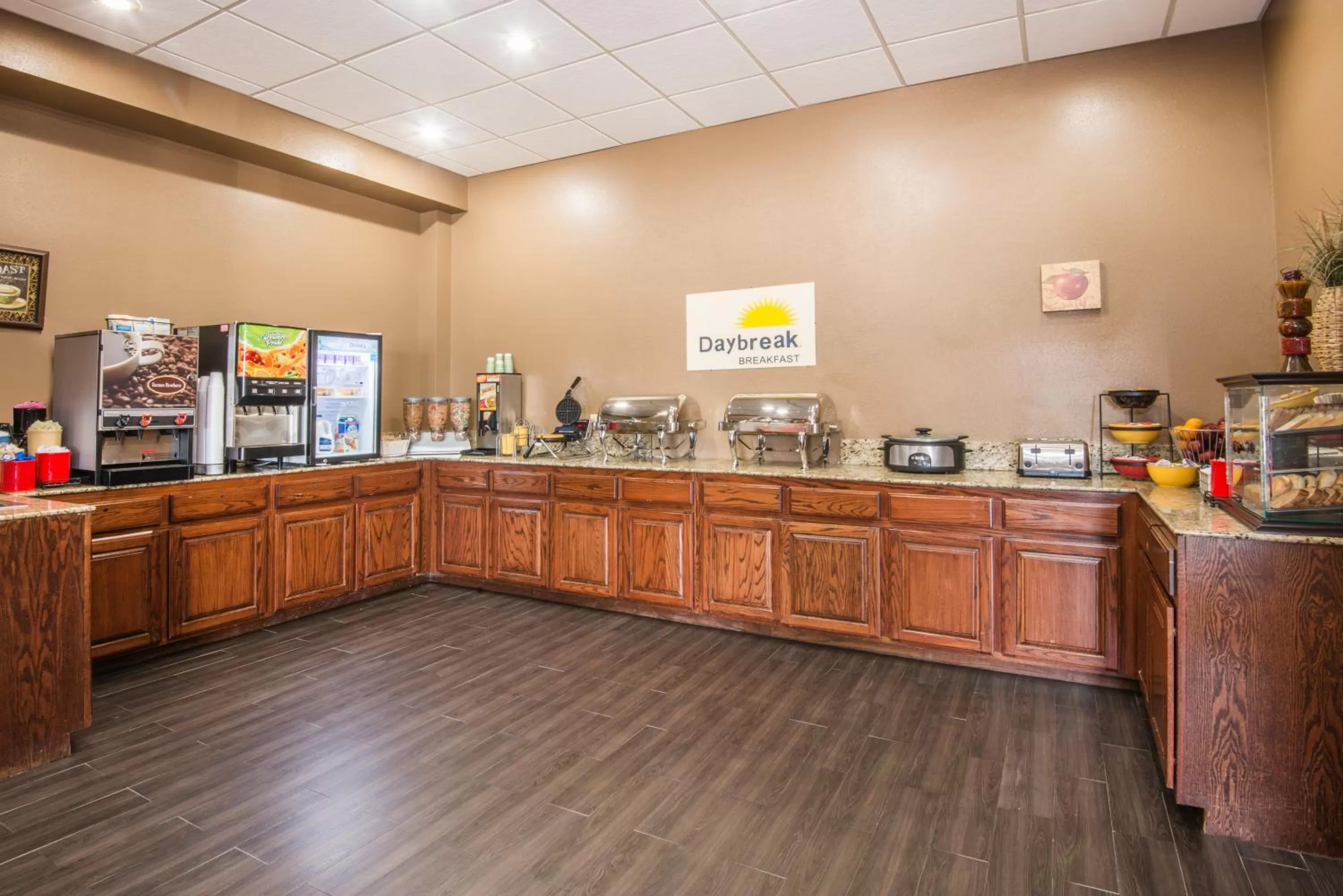 Dining area in Days Inn by Wyndham Joplin