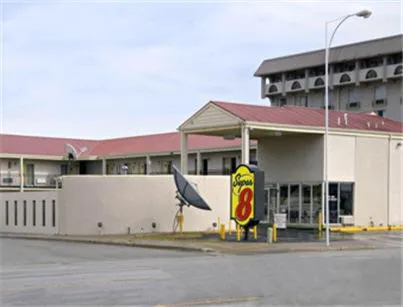 Super 8 by Wyndham Lubbock Civic Center North