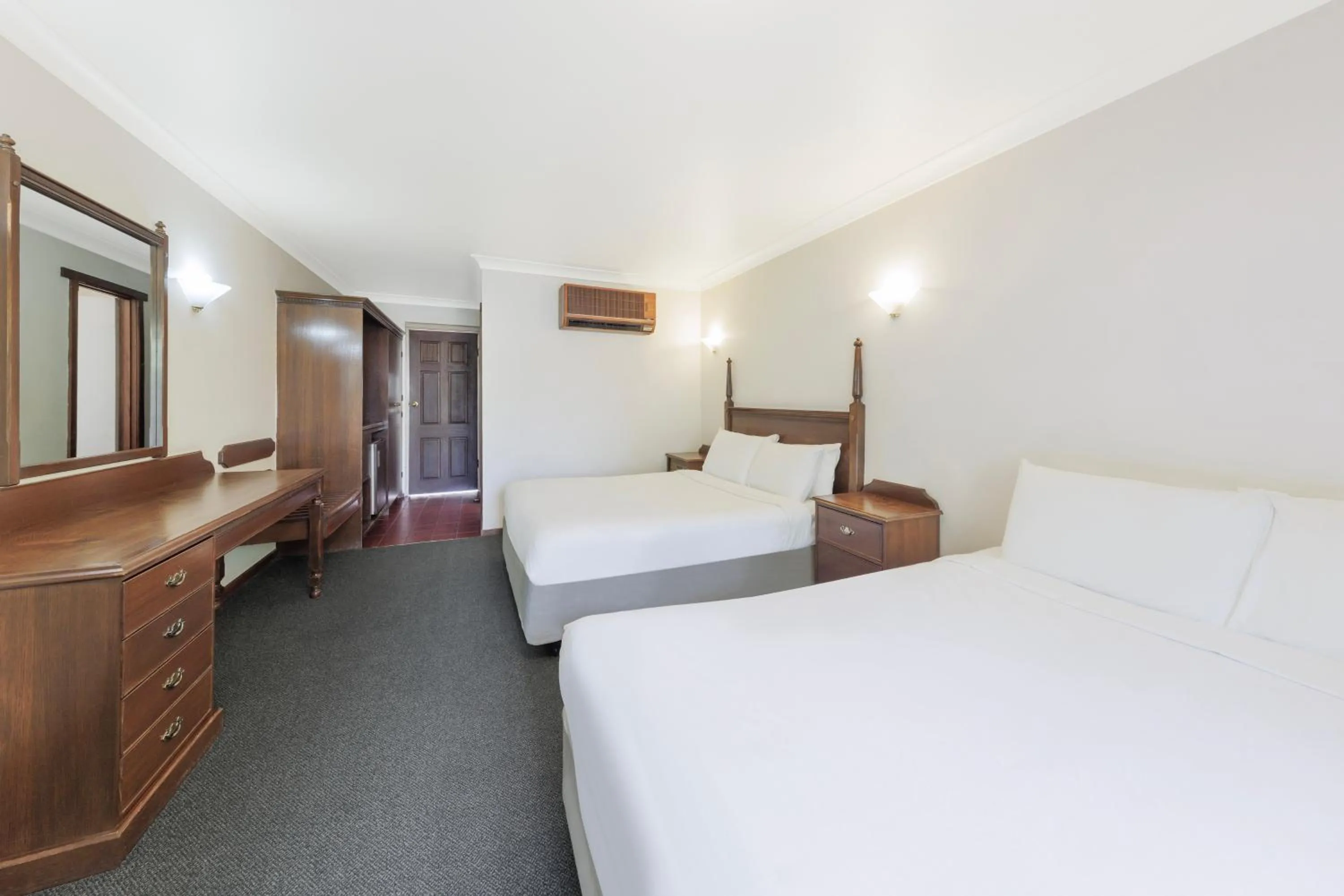 Bed in Elizabethan Lodge