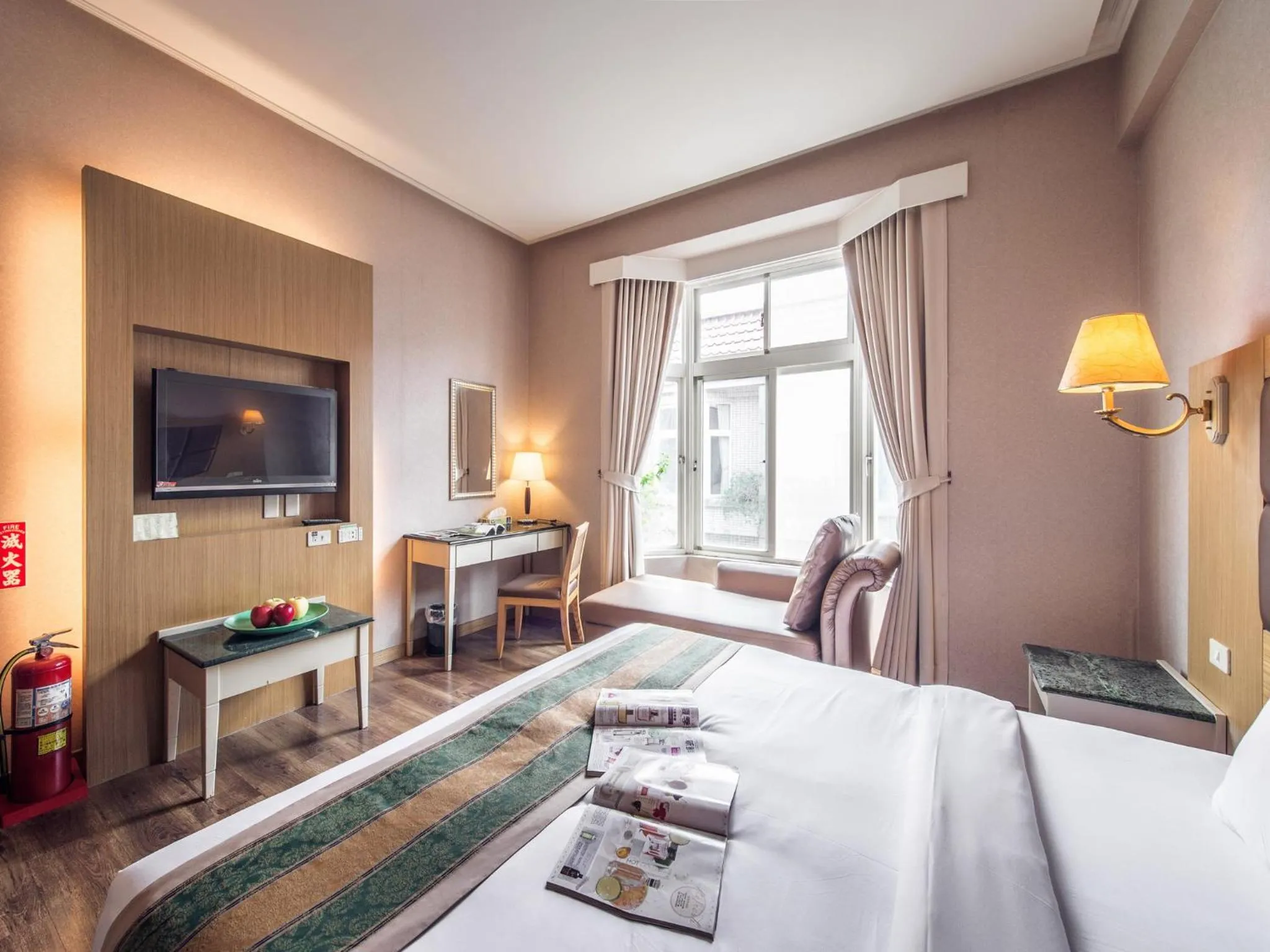 Photo of the whole room, Bed in Travel Road Motel