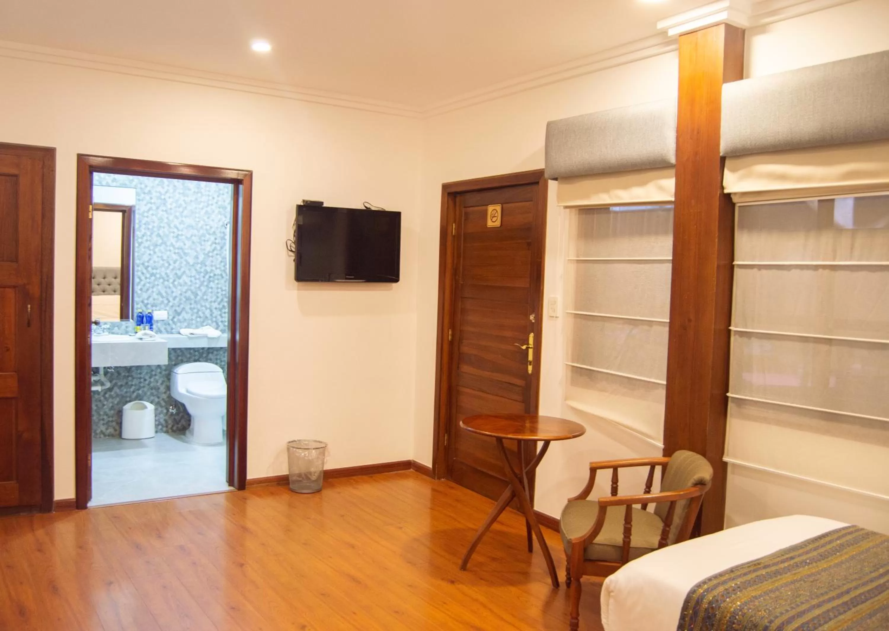 Restaurant/places to eat in Hotel Carvallo