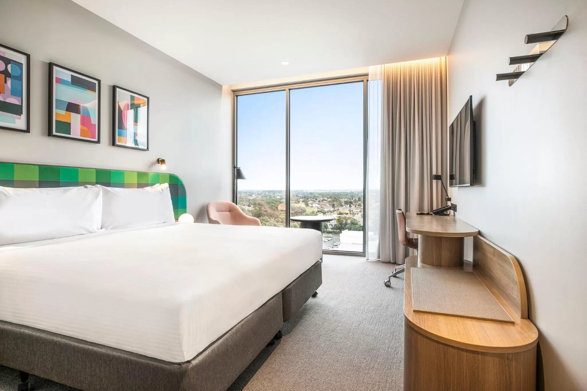Photo of the whole room, Bed in Holiday Inn Werribee by IHG