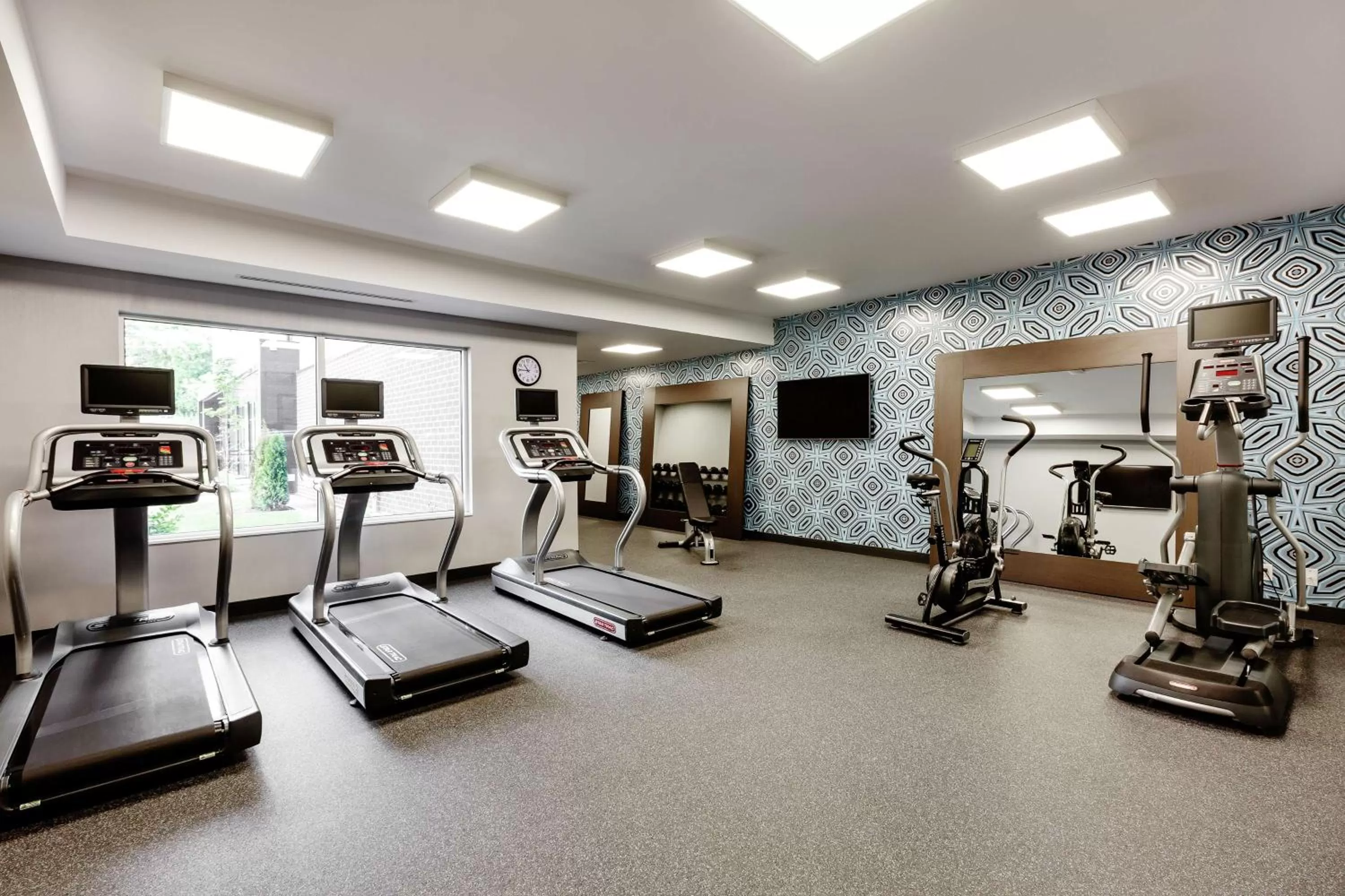 Fitness centre/facilities in Hampton Inn & Suites by Hilton Québec - Beauport