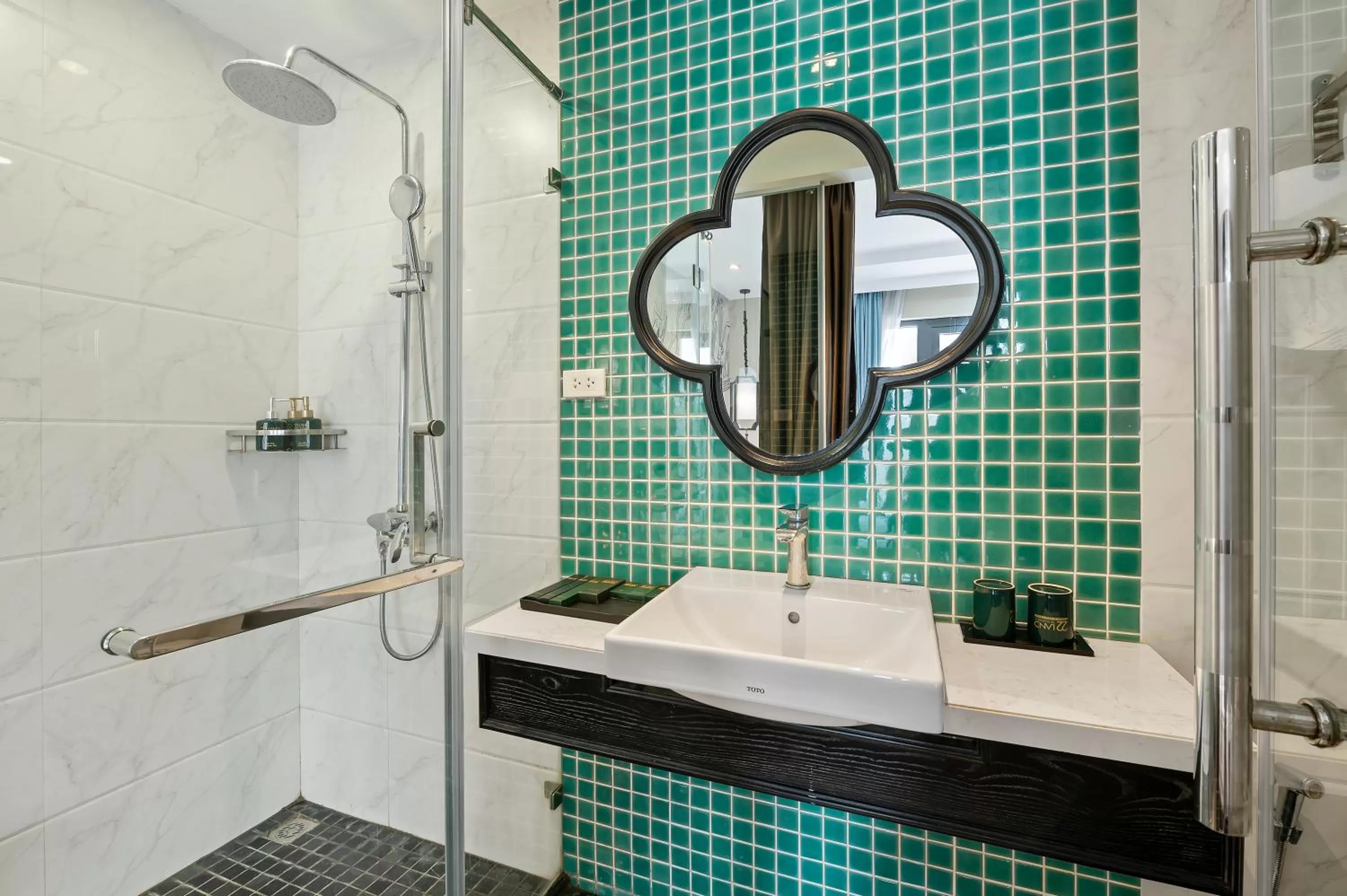 Shower, Bathroom in 22Land Residence Hotel & Spa 52 Ngo Huyen