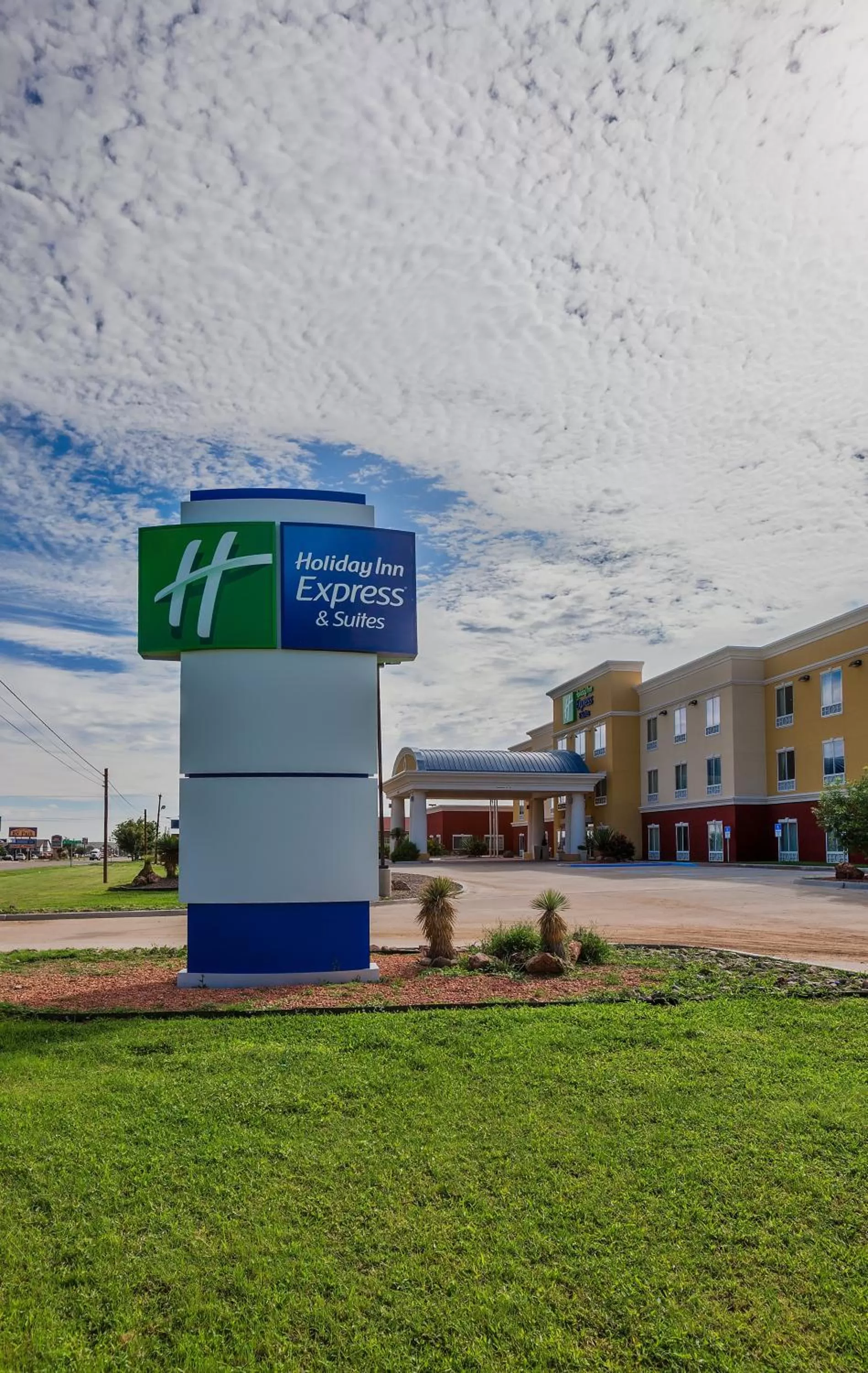 Property building in Holiday Inn Express and Suites Alpine by IHG