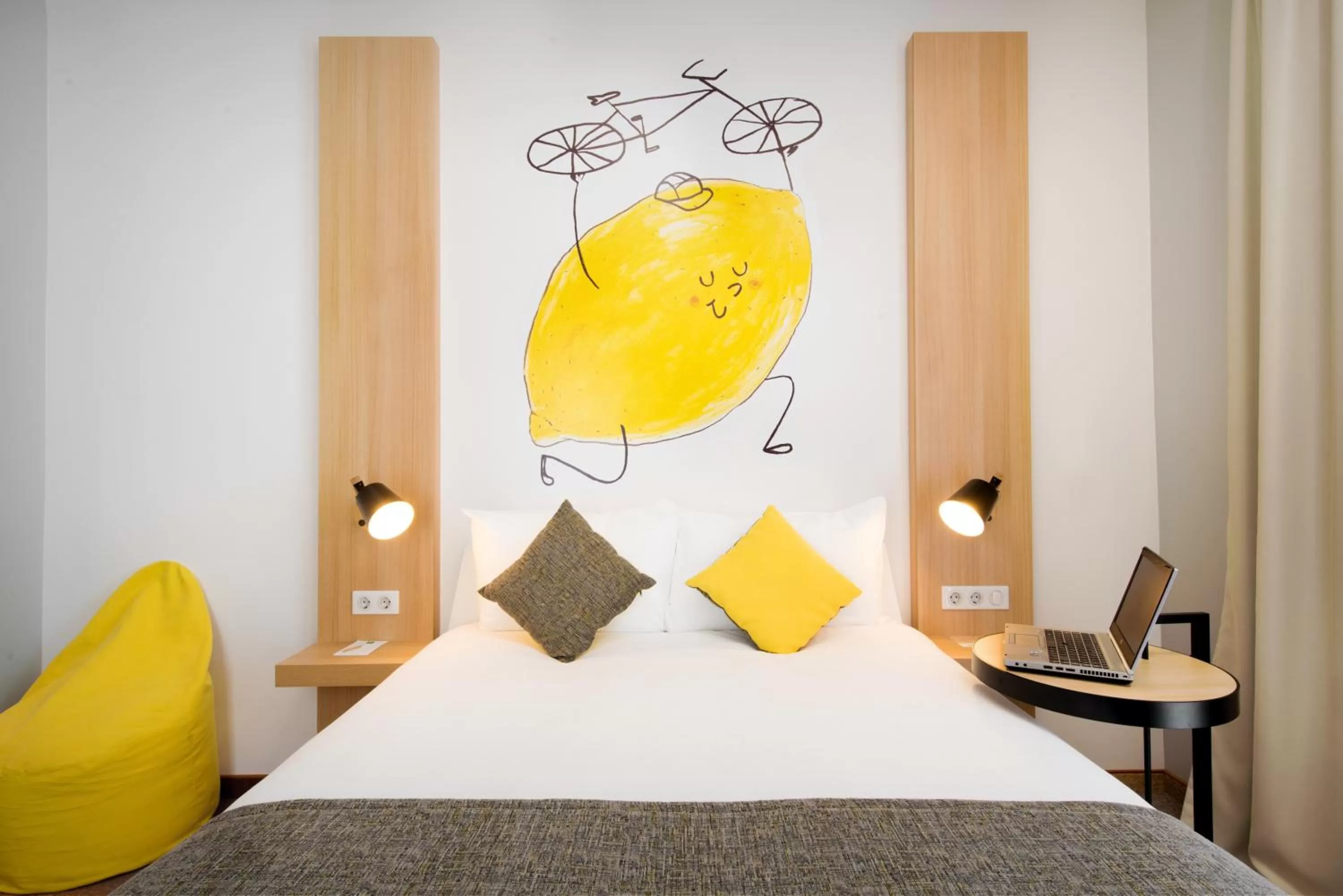 Photo of the whole room, Bed in Ibis Styles Budapest City