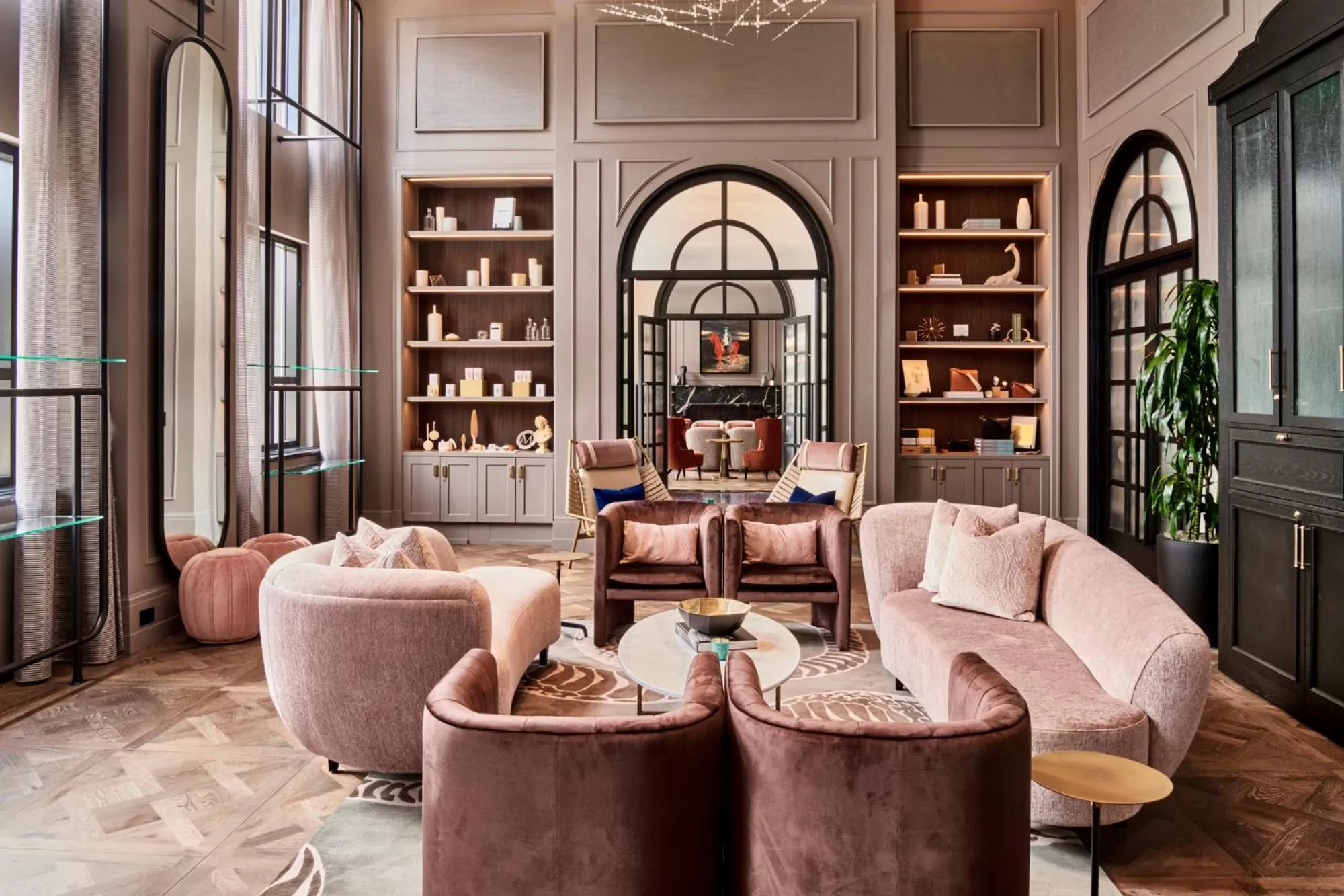 Lounge or bar in Daxton Hotel Birmingham, Curio Collection by Hilton