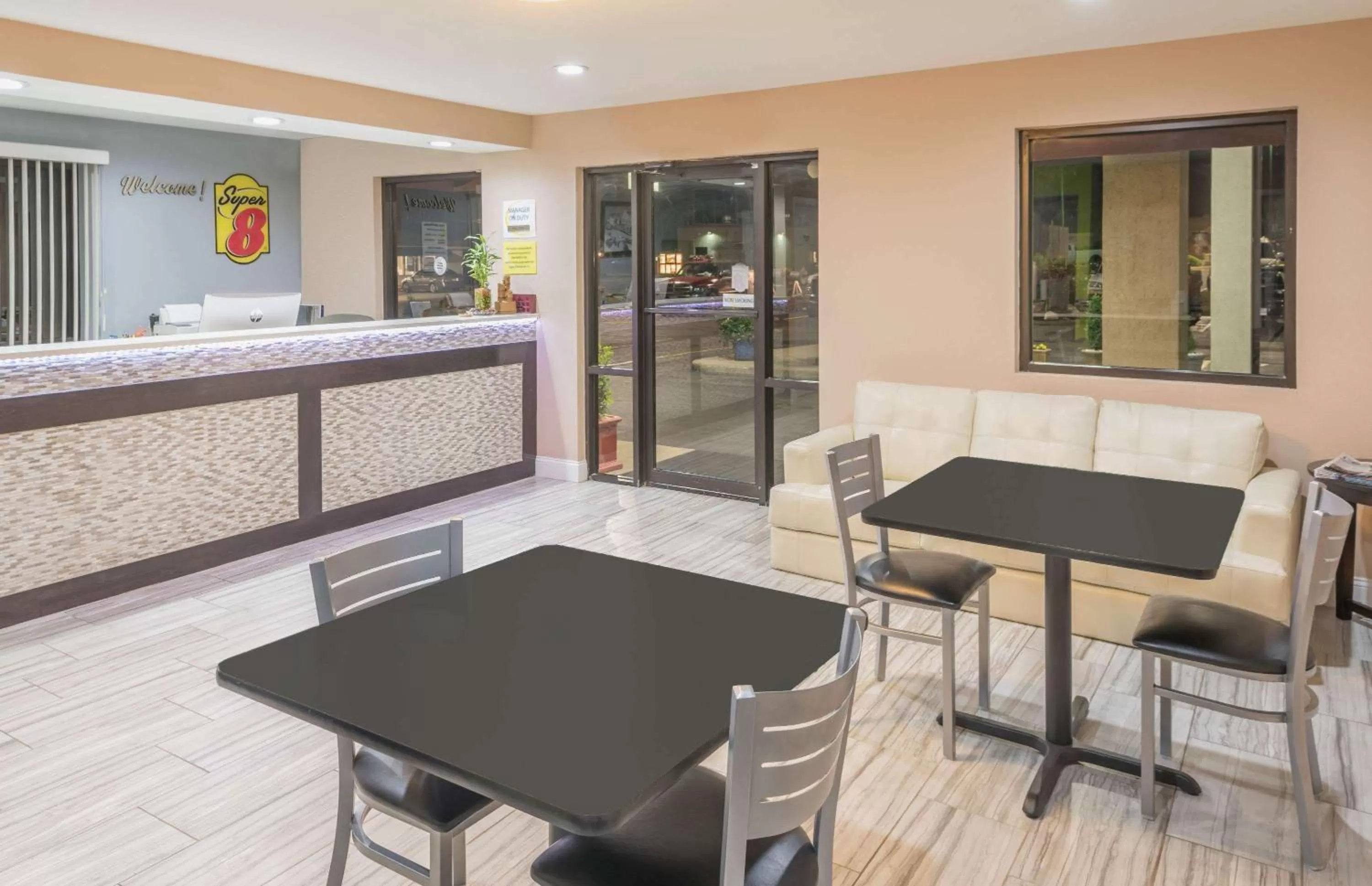 Lobby or reception in Super 8 by Wyndham Bryant Little Rock Area