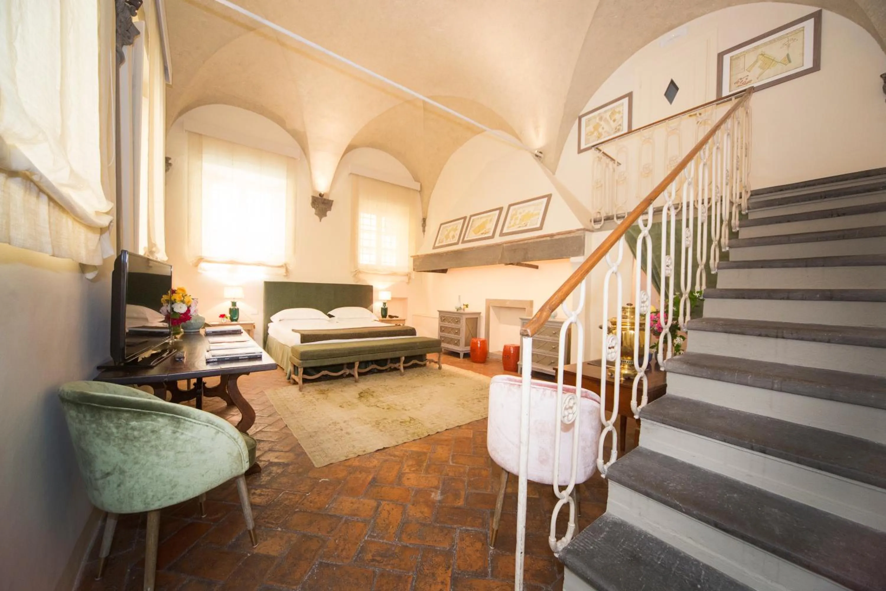 Photo of the whole room in Al Palazzo del Marchese di Camugliano Residenza d'Epoca