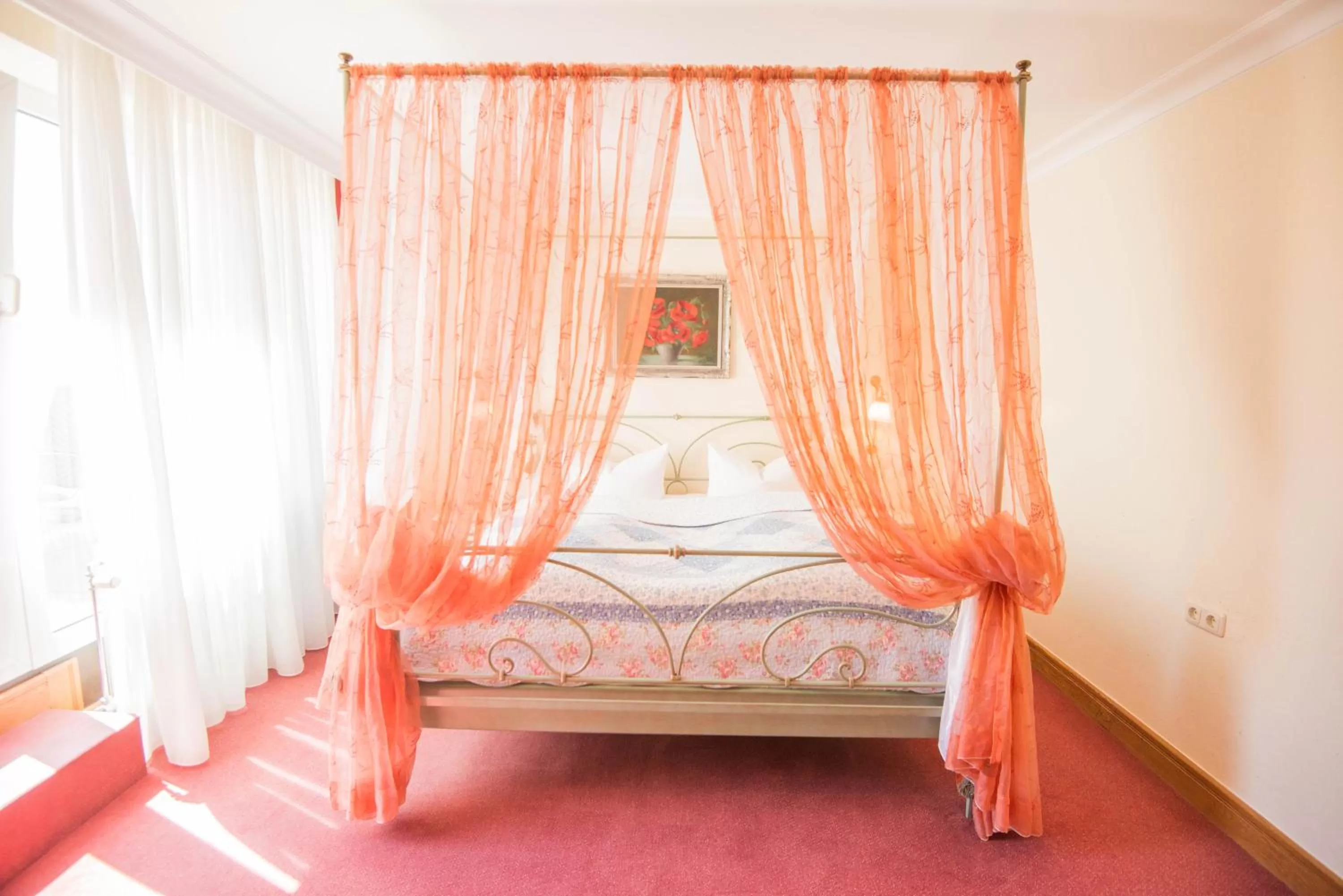 Photo of the whole room, Bed in Ringhotel Alpenhof - Patchworkhotel